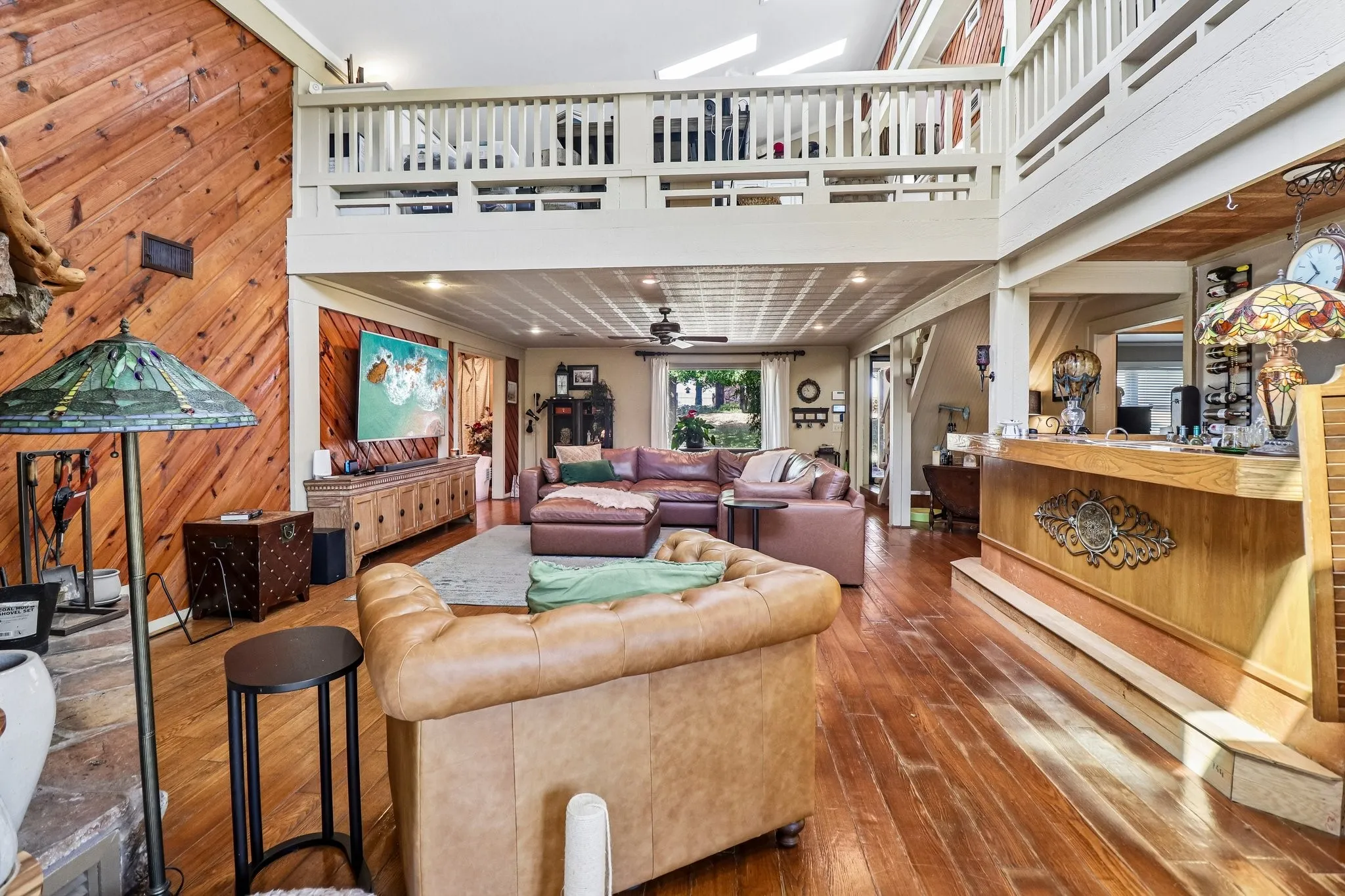 Single Family Residence For Sale in Van Zandt County , 111 Vz County Road 4133, Canton, Texas 75103, 3 Bedroom, 4 Bathroom, 3 Garage spaces, 4,035 Sqft, built in 1984, Price $748,000, mls#21366278, Real Estate Agent in Canton, Homes For Sale in Van Zandt county, Homes For Sale in Canton, Realtor in Canton Texas, Real Estate Brokerage Independent Realty Texas, Luminita Cordes Realtor