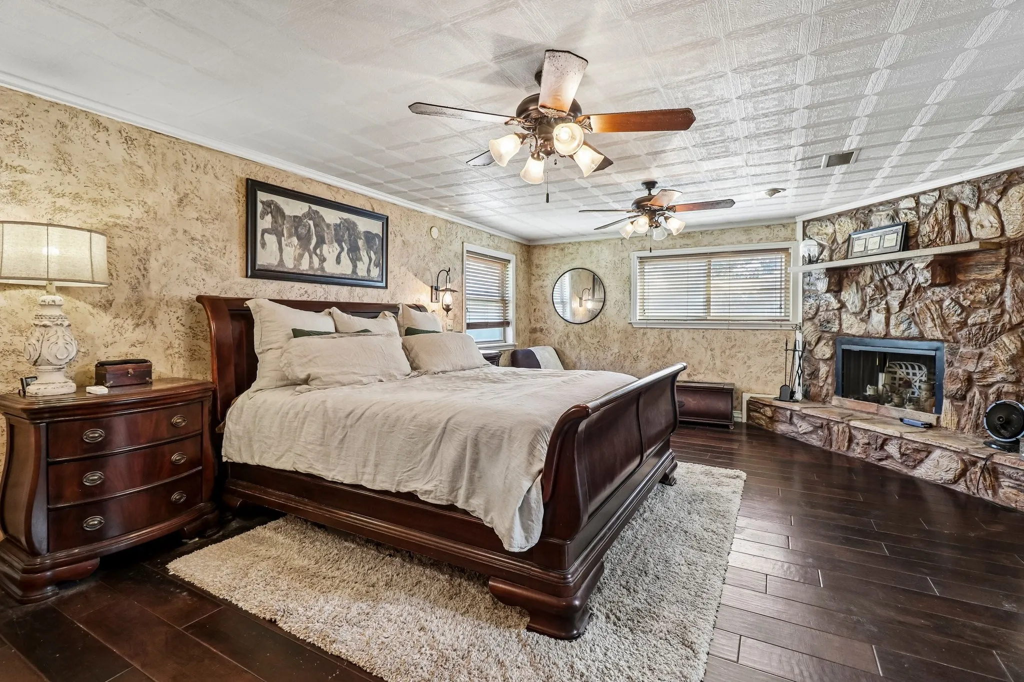 Single Family Residence For Sale in Van Zandt County , 111 Vz County Road 4133, Canton, Texas 75103, 3 Bedroom, 4 Bathroom, 3 Garage spaces, 4,035 Sqft, built in 1984, Price $748,000, mls#21366278, Real Estate Agent in Canton, Homes For Sale in Van Zandt county, Homes For Sale in Canton, Realtor in Canton Texas, Real Estate Brokerage Independent Realty Texas, Luminita Cordes Realtor