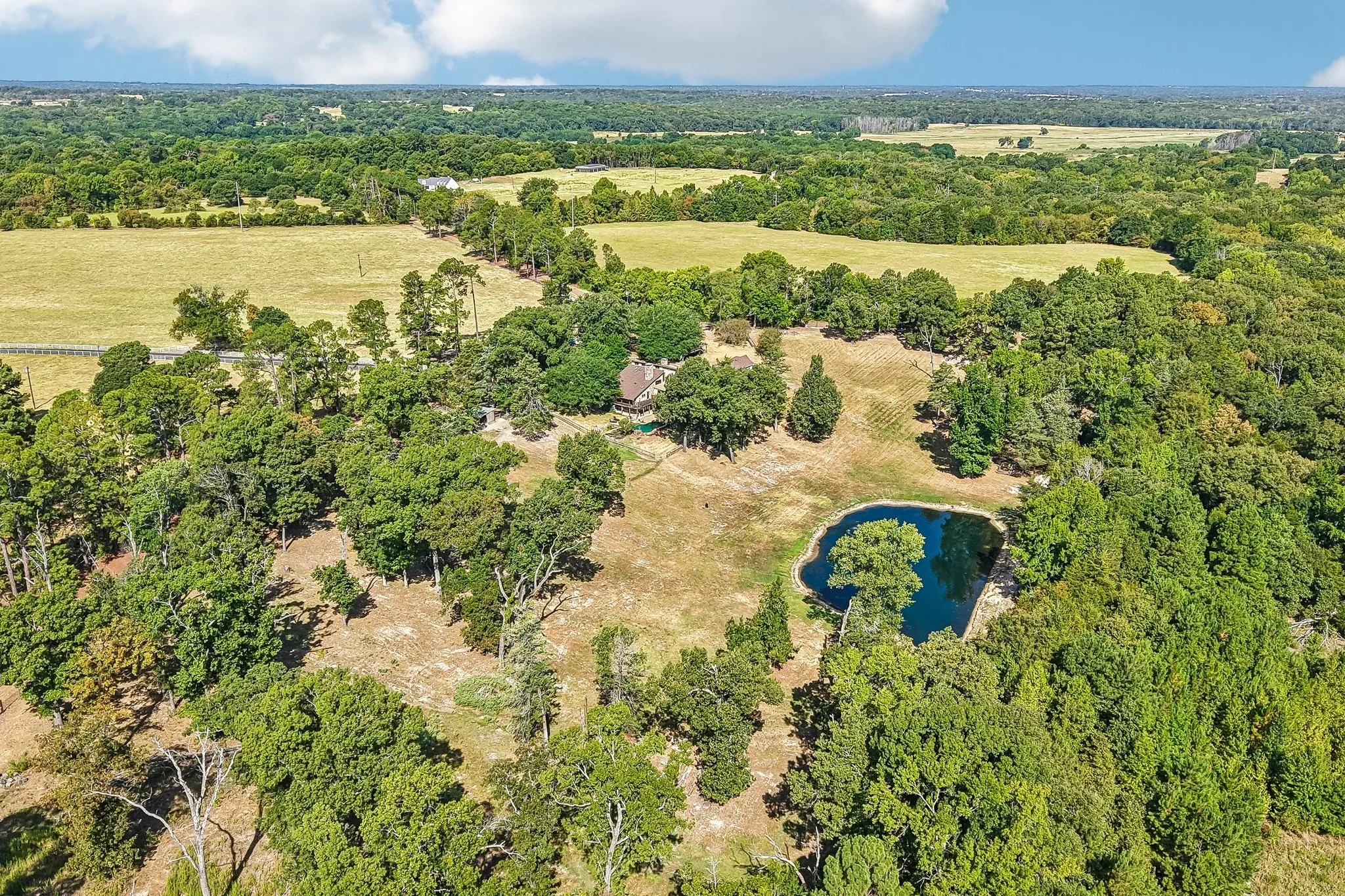 Single Family Residence For Sale in Van Zandt County , 111 Vz County Road 4133, Canton, Texas 75103, 3 Bedroom, 4 Bathroom, 3 Garage spaces, 4,035 Sqft, built in 1984, Price $748,000, mls#21366278, Real Estate Agent in Canton, Homes For Sale in Van Zandt county, Homes For Sale in Canton, Realtor in Canton Texas, Real Estate Brokerage Independent Realty Texas, Luminita Cordes Realtor