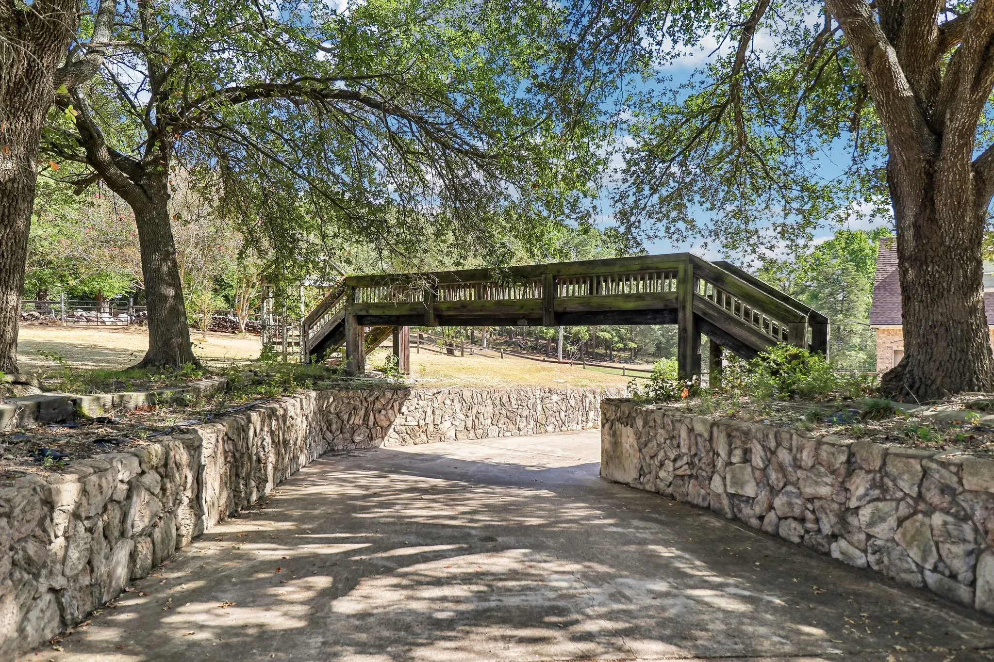 Single Family Residence For Sale in Van Zandt County , 111 Vz County Road 4133, Canton, Texas 75103, 3 Bedroom, 4 Bathroom, 3 Garage spaces, 4,035 Sqft, built in 1984, Price $748,000, mls#21366278, Real Estate Agent in Canton, Homes For Sale in Van Zandt county, Homes For Sale in Canton, Realtor in Canton Texas, Real Estate Brokerage Independent Realty Texas, Luminita Cordes Realtor