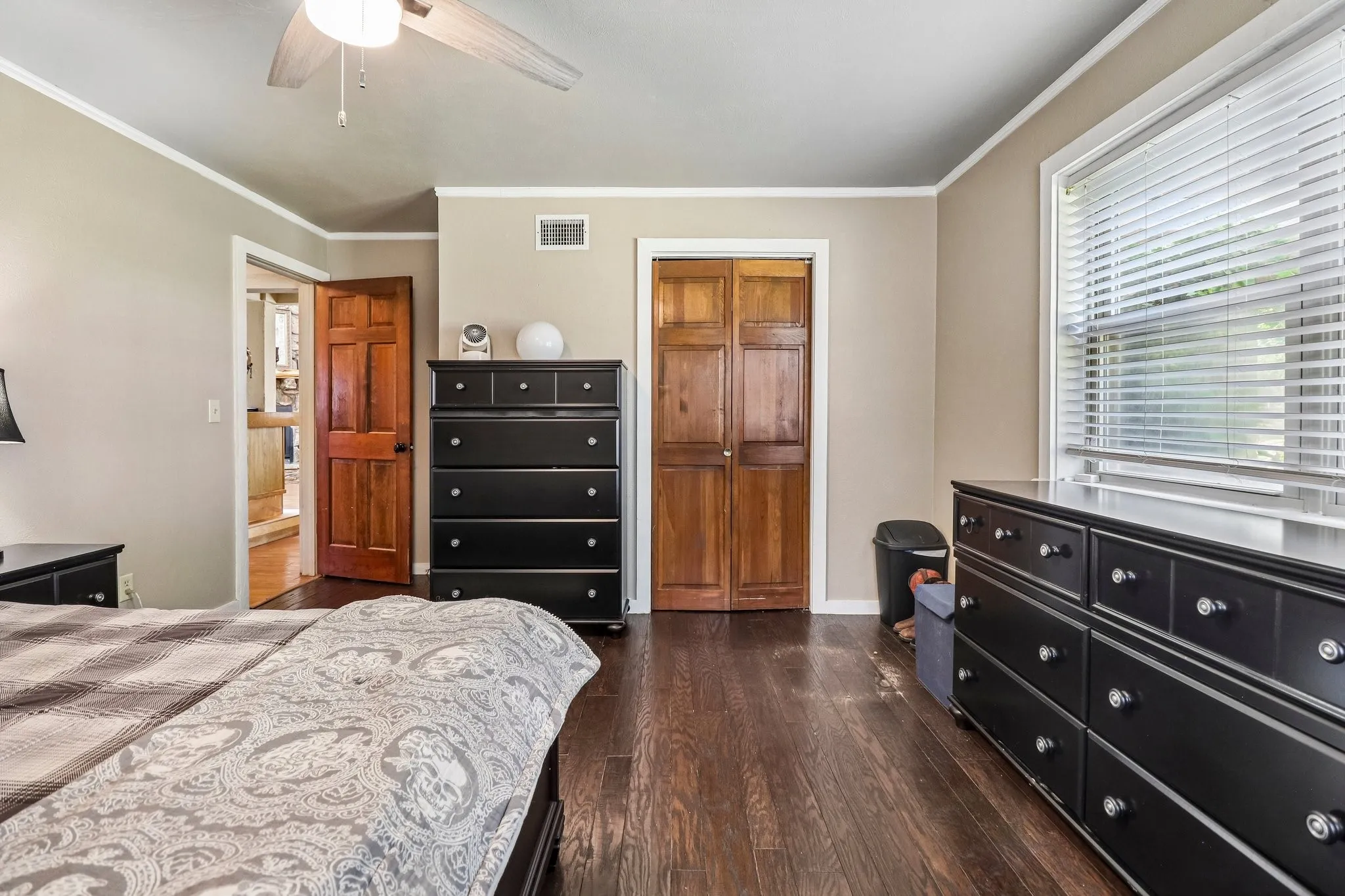 Single Family Residence For Sale in Van Zandt County , 111 Vz County Road 4133, Canton, Texas 75103, 3 Bedroom, 4 Bathroom, 3 Garage spaces, 4,035 Sqft, built in 1984, Price $748,000, mls#21366278, Real Estate Agent in Canton, Homes For Sale in Van Zandt county, Homes For Sale in Canton, Realtor in Canton Texas, Real Estate Brokerage Independent Realty Texas, Luminita Cordes Realtor