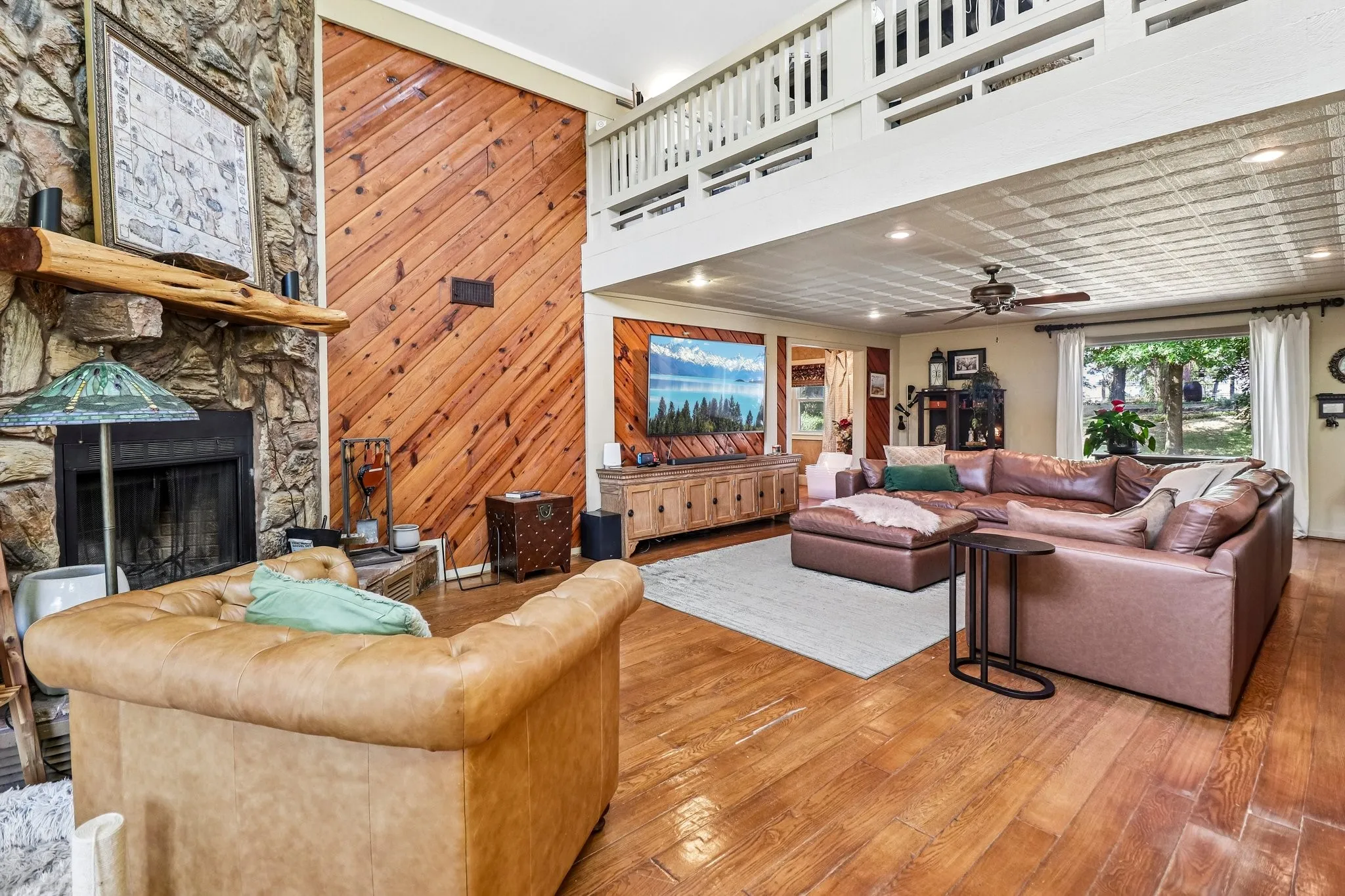 Single Family Residence For Sale in Van Zandt County , 111 Vz County Road 4133, Canton, Texas 75103, 3 Bedroom, 4 Bathroom, 3 Garage spaces, 4,035 Sqft, built in 1984, Price $748,000, mls#21366278, Real Estate Agent in Canton, Homes For Sale in Van Zandt county, Homes For Sale in Canton, Realtor in Canton Texas, Real Estate Brokerage Independent Realty Texas, Luminita Cordes Realtor