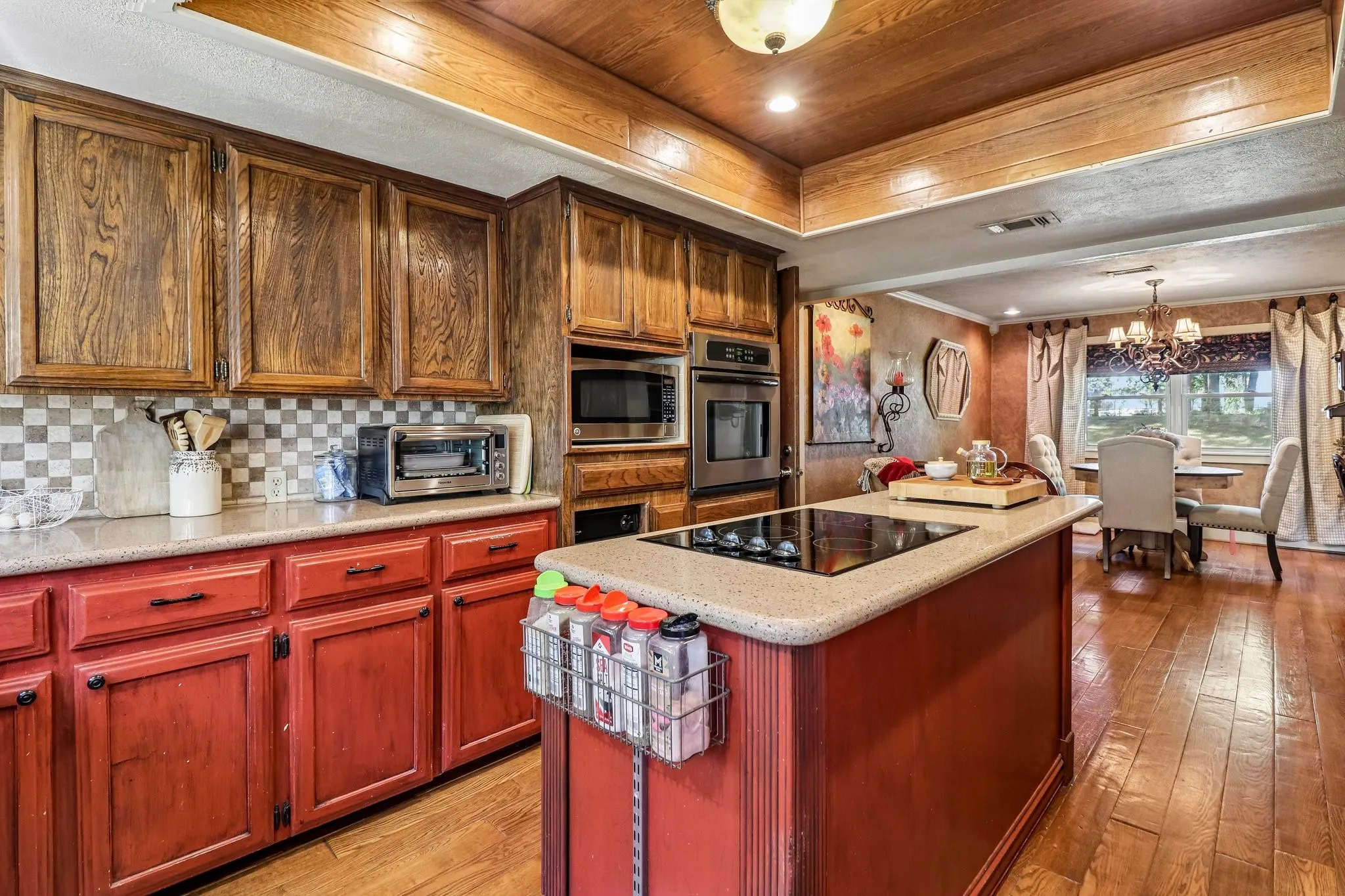 Single Family Residence For Sale in Van Zandt County , 111 Vz County Road 4133, Canton, Texas 75103, 3 Bedroom, 4 Bathroom, 3 Garage spaces, 4,035 Sqft, built in 1984, Price $748,000, mls#21366278, Real Estate Agent in Canton, Homes For Sale in Van Zandt county, Homes For Sale in Canton, Realtor in Canton Texas, Real Estate Brokerage Independent Realty Texas, Luminita Cordes Realtor
