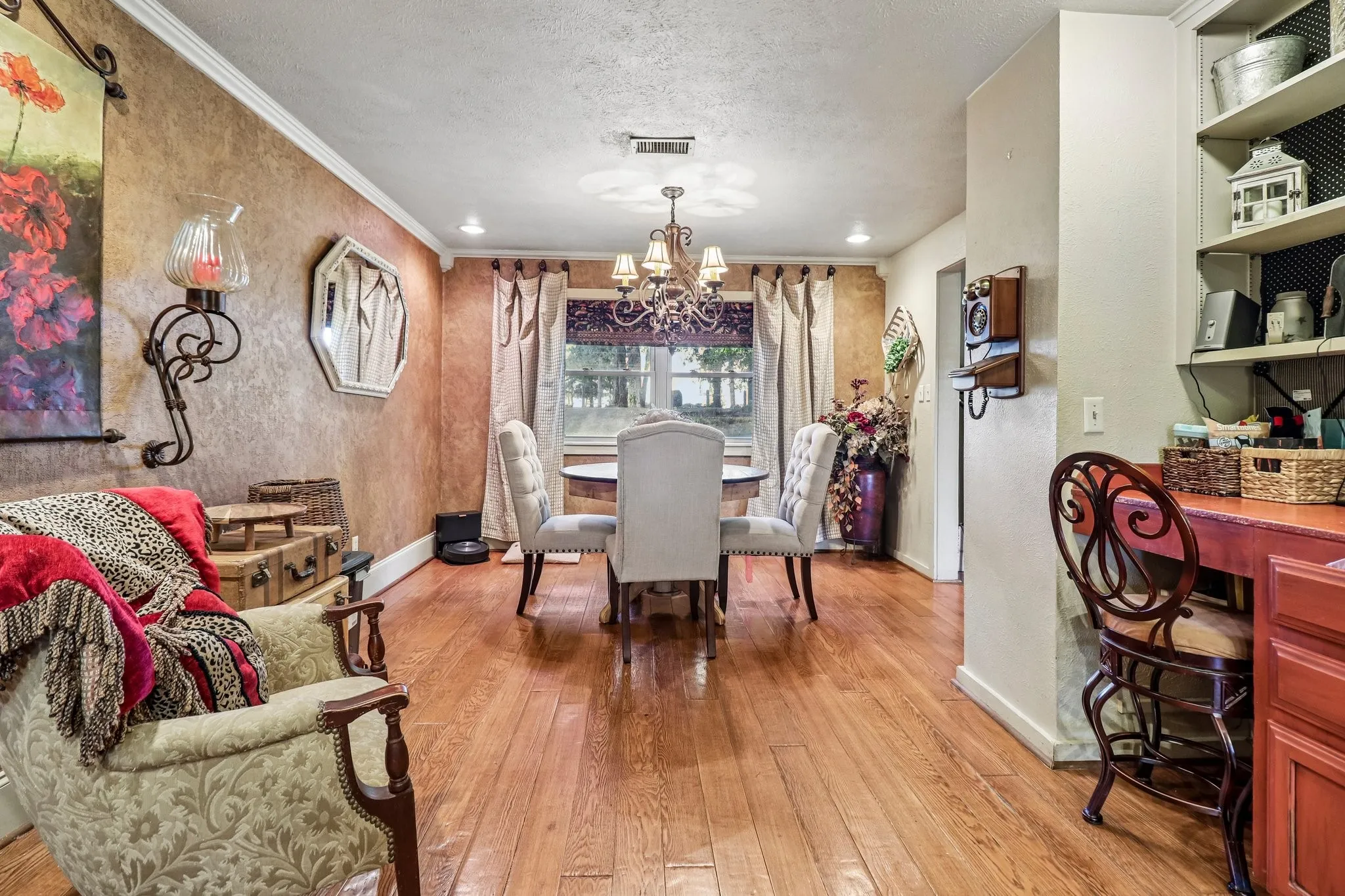 Single Family Residence For Sale in Van Zandt County , 111 Vz County Road 4133, Canton, Texas 75103, 3 Bedroom, 4 Bathroom, 3 Garage spaces, 4,035 Sqft, built in 1984, Price $748,000, mls#21366278, Real Estate Agent in Canton, Homes For Sale in Van Zandt county, Homes For Sale in Canton, Realtor in Canton Texas, Real Estate Brokerage Independent Realty Texas, Luminita Cordes Realtor
