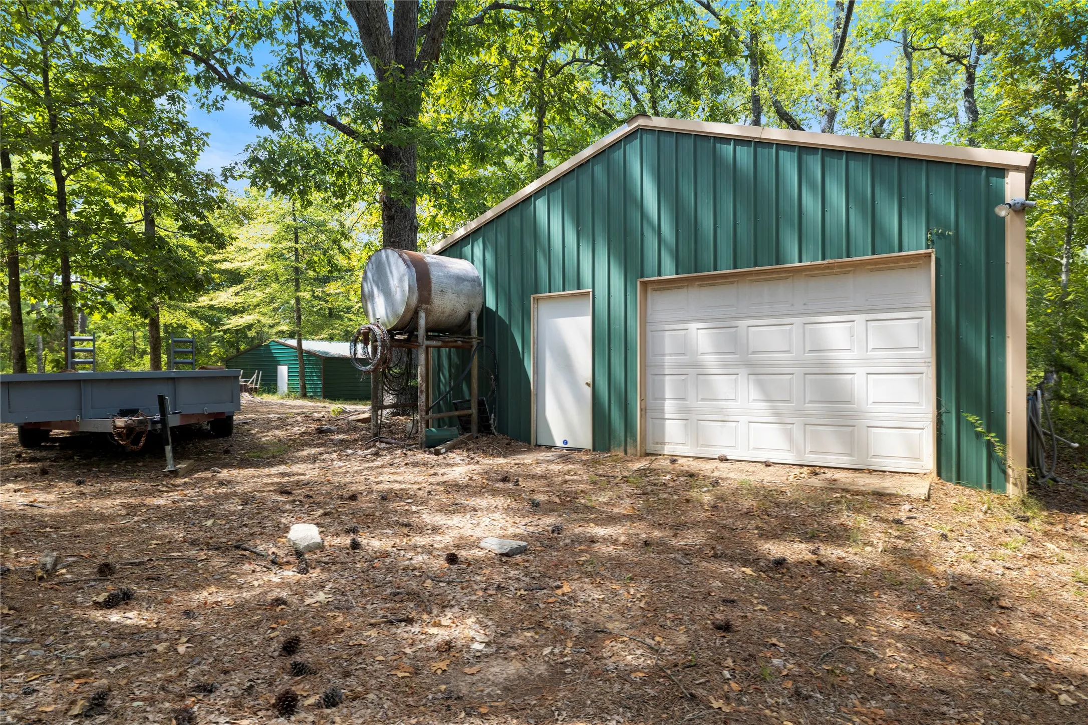 Single Family Residence For Sale in Gregg County , 782 Rosie Wady Road, Gladewater, Texas 75647, 4 Bedroom, 3 Bathroom, 2 Garage spaces, 4,254 Sqft, built in 1983, mls#21366826, Real Estate Agent in Gladewater, Homes For Sale in Gregg county, Homes For Sale in Gladewater, Realtor in Gladewater Texas, Real Estate Brokerage Independent Realty Texas, Luminita Cordes Realtor