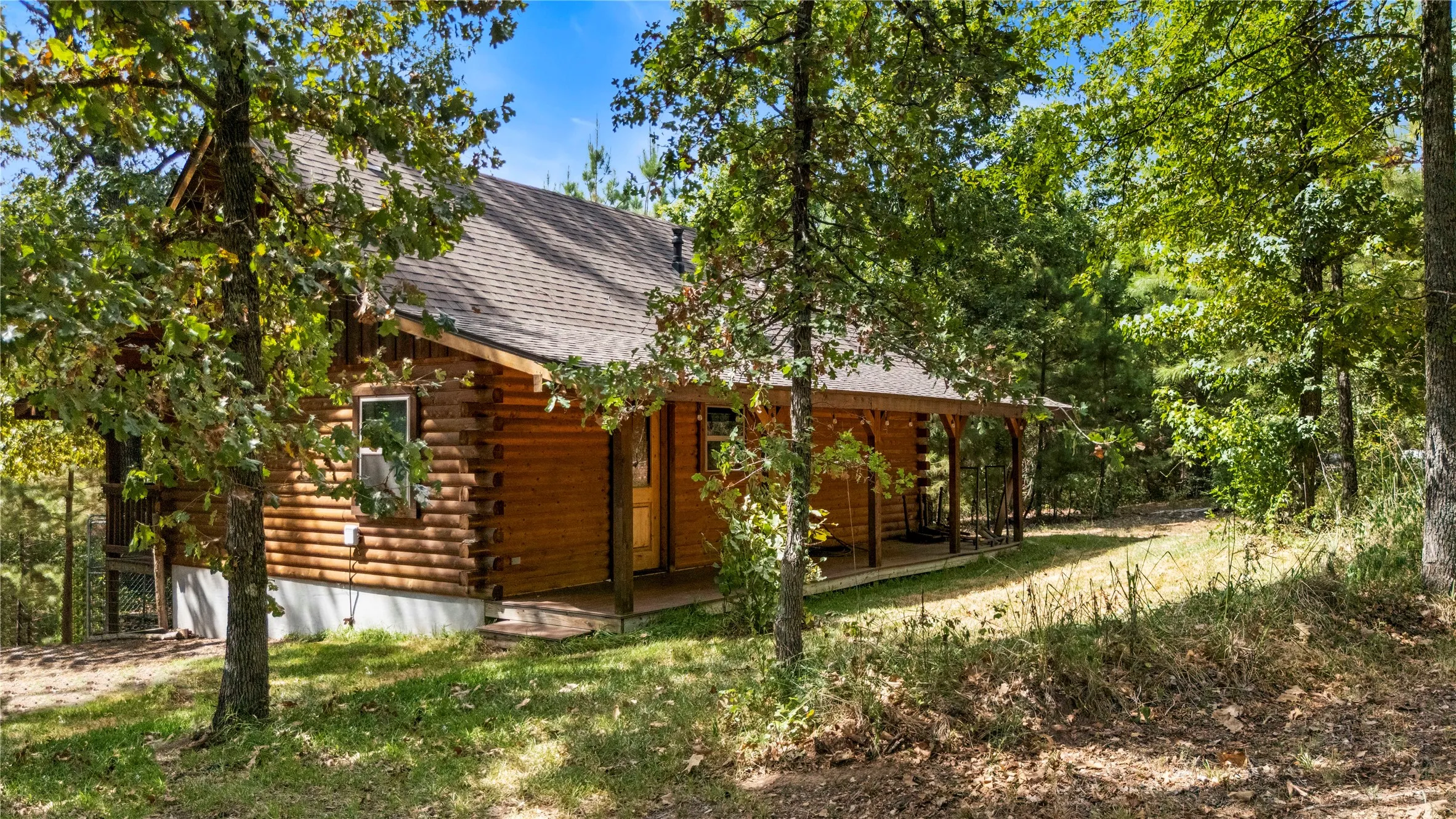Single Family Residence For Sale in Gregg County , 782 Rosie Wady Road, Gladewater, Texas 75647, 4 Bedroom, 3 Bathroom, 2 Garage spaces, 4,254 Sqft, built in 1983, mls#21366826, Real Estate Agent in Gladewater, Homes For Sale in Gregg county, Homes For Sale in Gladewater, Realtor in Gladewater Texas, Real Estate Brokerage Independent Realty Texas, Luminita Cordes Realtor