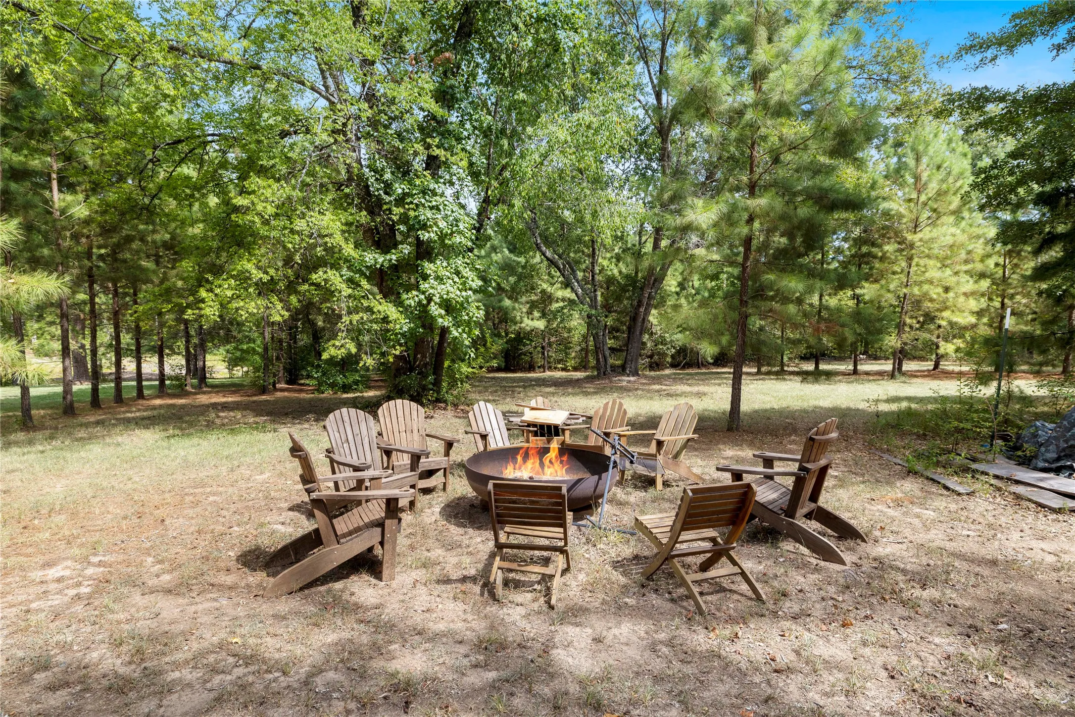 Single Family Residence For Sale in Gregg County , 782 Rosie Wady Road, Gladewater, Texas 75647, 4 Bedroom, 3 Bathroom, 2 Garage spaces, 4,254 Sqft, built in 1983, mls#21366826, Real Estate Agent in Gladewater, Homes For Sale in Gregg county, Homes For Sale in Gladewater, Realtor in Gladewater Texas, Real Estate Brokerage Independent Realty Texas, Luminita Cordes Realtor