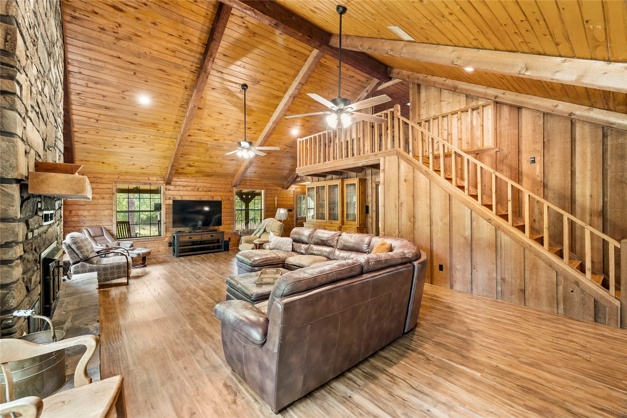 Single Family Residence For Sale in Gregg County , 782 Rosie Wady Road, Gladewater, Texas 75647, 4 Bedroom, 3 Bathroom, 2 Garage spaces, 4,254 Sqft, built in 1983, mls#21366826, Real Estate Agent in Gladewater, Homes For Sale in Gregg county, Homes For Sale in Gladewater, Realtor in Gladewater Texas, Real Estate Brokerage Independent Realty Texas, Luminita Cordes Realtor