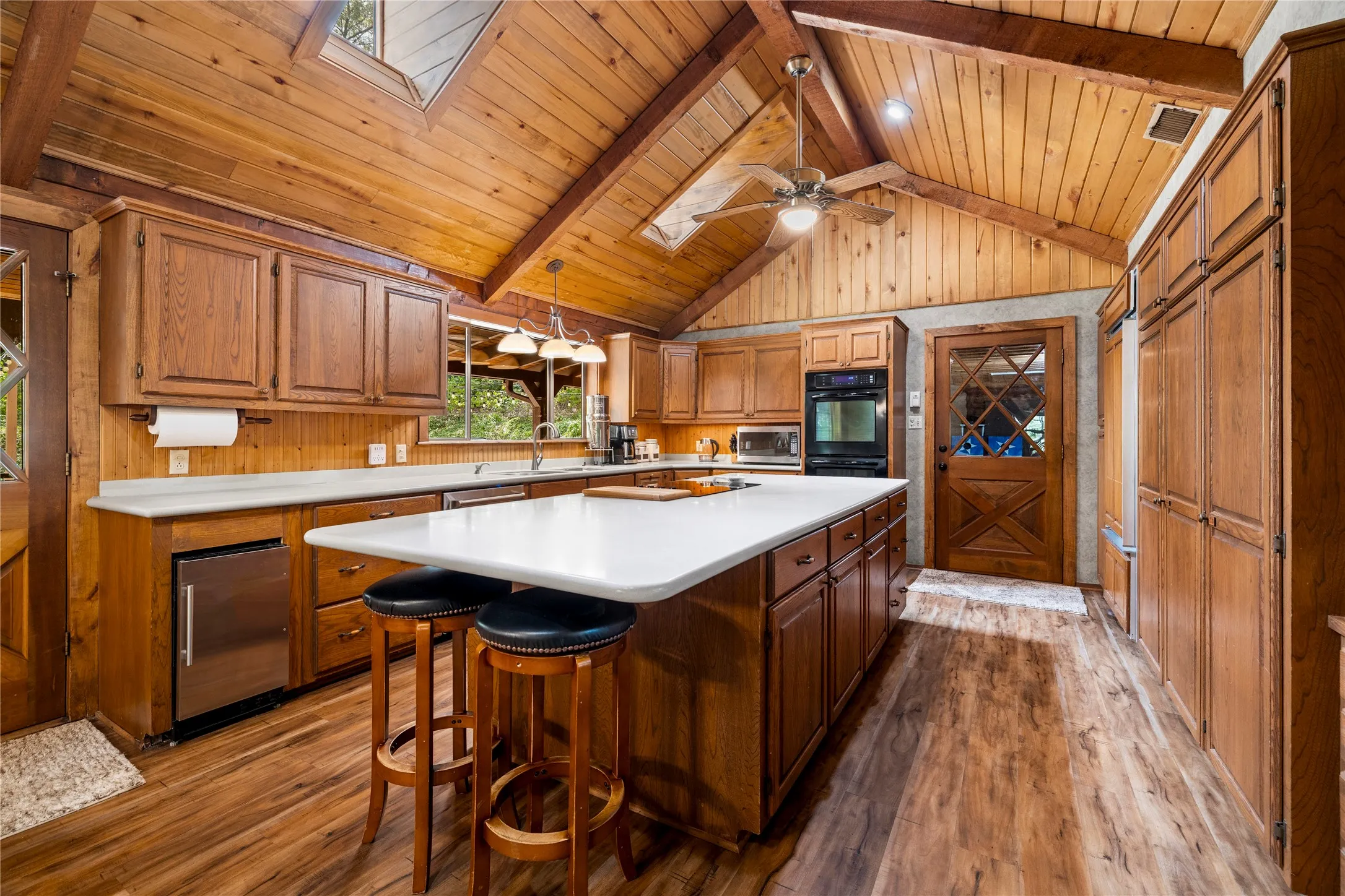 Single Family Residence For Sale in Gregg County , 782 Rosie Wady Road, Gladewater, Texas 75647, 4 Bedroom, 3 Bathroom, 2 Garage spaces, 4,254 Sqft, built in 1983, mls#21366826, Real Estate Agent in Gladewater, Homes For Sale in Gregg county, Homes For Sale in Gladewater, Realtor in Gladewater Texas, Real Estate Brokerage Independent Realty Texas, Luminita Cordes Realtor