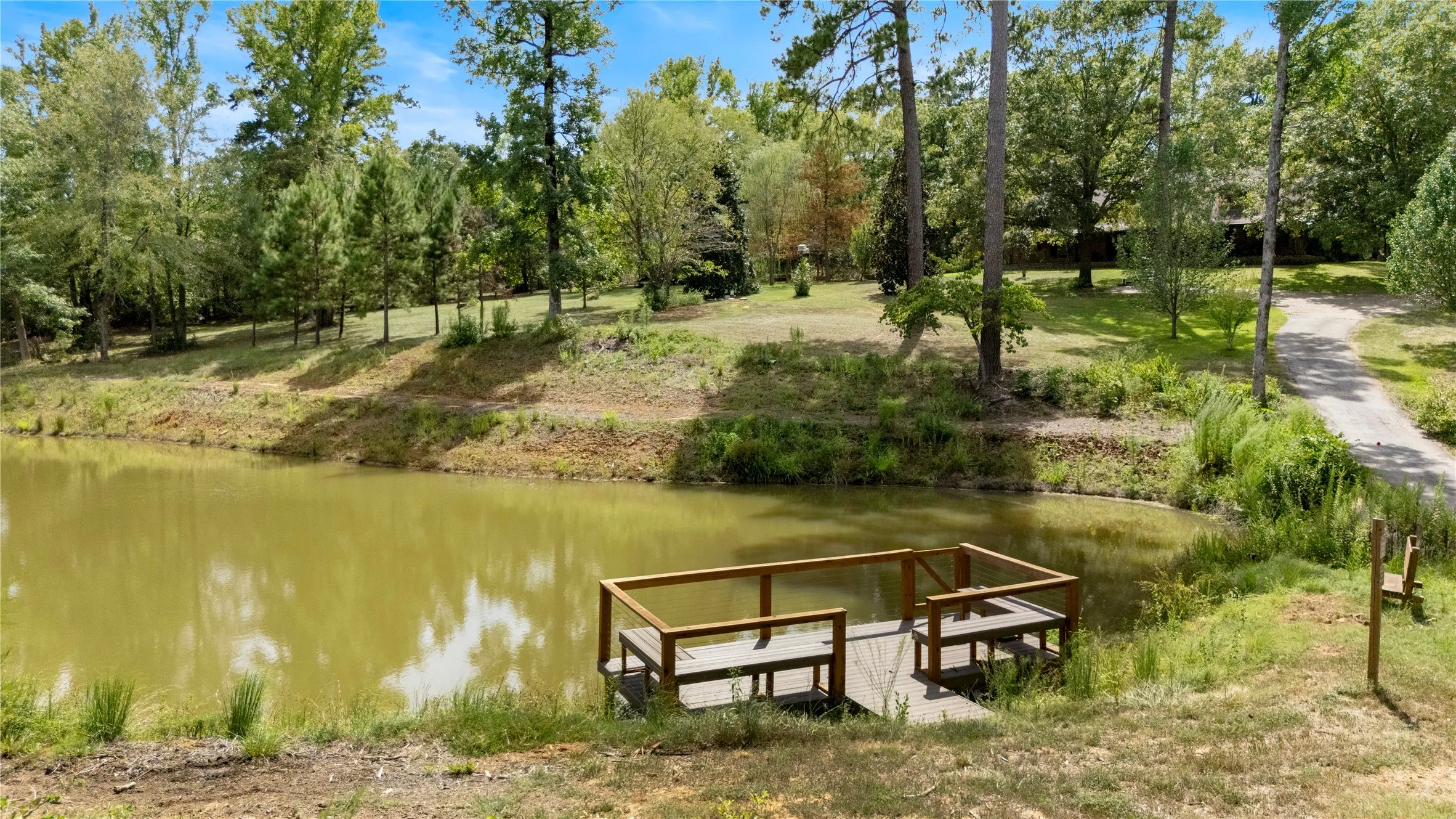 Single Family Residence For Sale in Gregg County , 782 Rosie Wady Road, Gladewater, Texas 75647, 4 Bedroom, 3 Bathroom, 2 Garage spaces, 4,254 Sqft, built in 1983, mls#21366826, Real Estate Agent in Gladewater, Homes For Sale in Gregg county, Homes For Sale in Gladewater, Realtor in Gladewater Texas, Real Estate Brokerage Independent Realty Texas, Luminita Cordes Realtor