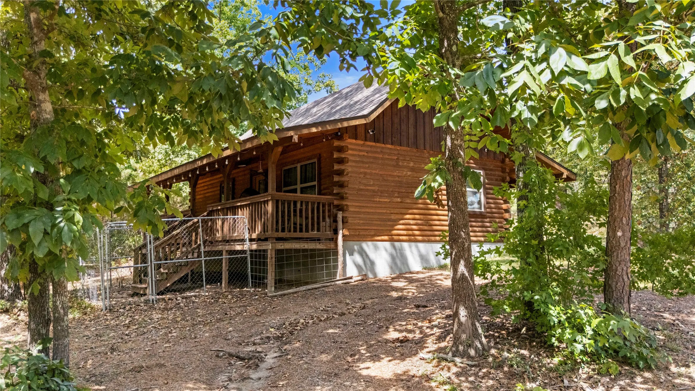 Single Family Residence For Sale in Gregg County , 782 Rosie Wady Road, Gladewater, Texas 75647, 4 Bedroom, 3 Bathroom, 2 Garage spaces, 4,254 Sqft, built in 1983, mls#21366826, Real Estate Agent in Gladewater, Homes For Sale in Gregg county, Homes For Sale in Gladewater, Realtor in Gladewater Texas, Real Estate Brokerage Independent Realty Texas, Luminita Cordes Realtor