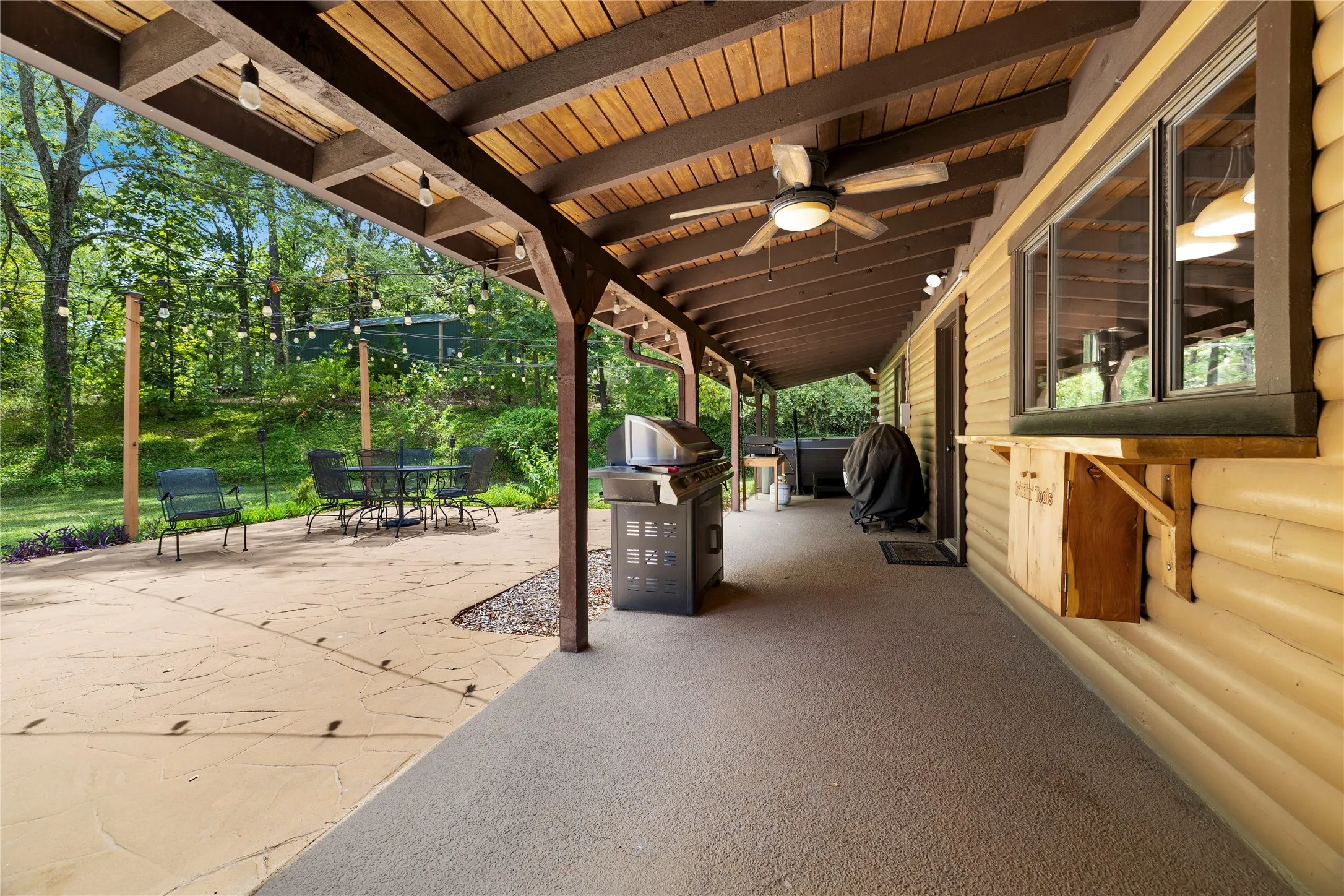 Single Family Residence For Sale in Gregg County , 782 Rosie Wady Road, Gladewater, Texas 75647, 4 Bedroom, 3 Bathroom, 2 Garage spaces, 4,254 Sqft, built in 1983, mls#21366826, Real Estate Agent in Gladewater, Homes For Sale in Gregg county, Homes For Sale in Gladewater, Realtor in Gladewater Texas, Real Estate Brokerage Independent Realty Texas, Luminita Cordes Realtor