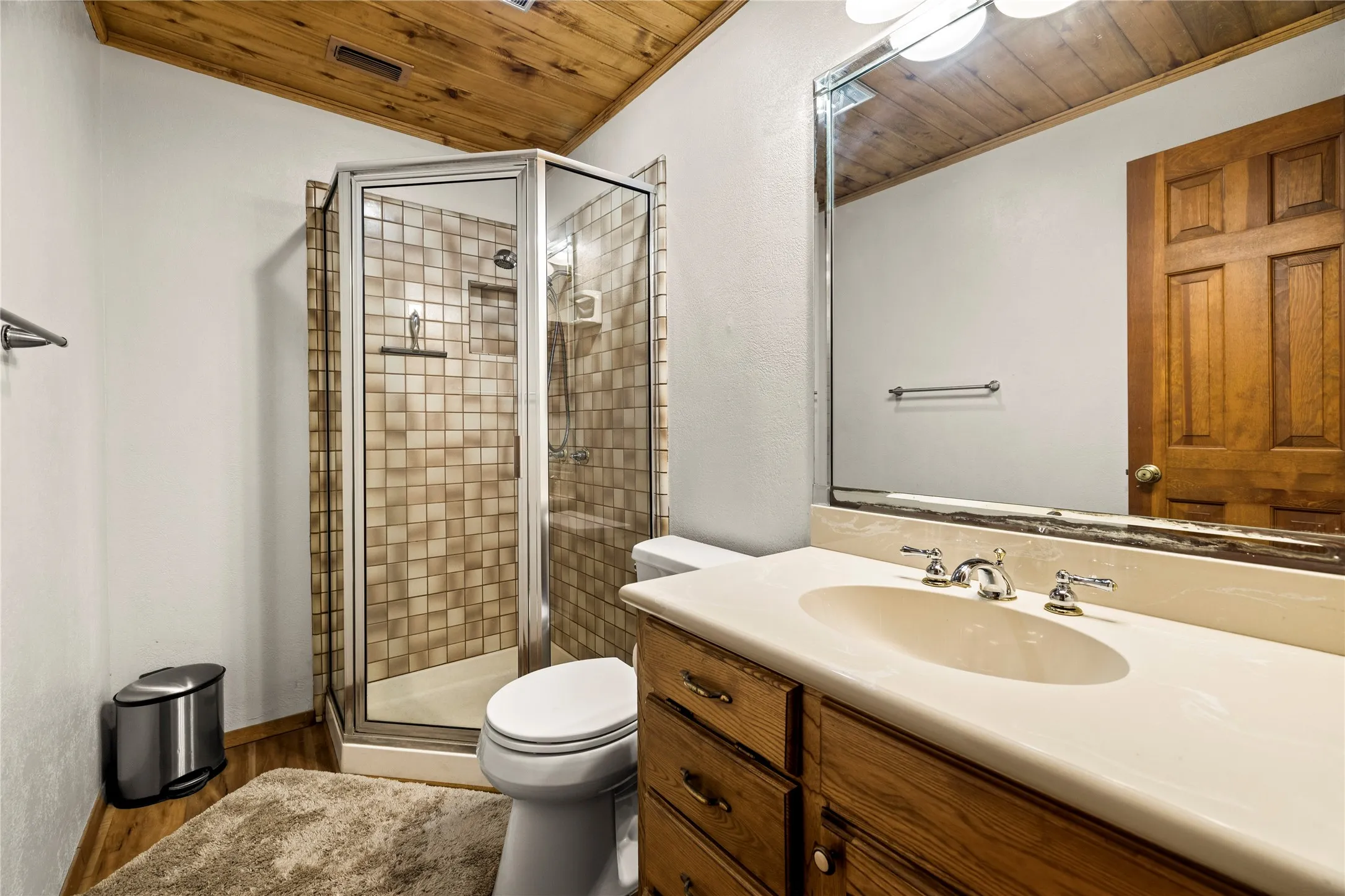 Single Family Residence For Sale in Gregg County , 782 Rosie Wady Road, Gladewater, Texas 75647, 4 Bedroom, 3 Bathroom, 2 Garage spaces, 4,254 Sqft, built in 1983, mls#21366826, Real Estate Agent in Gladewater, Homes For Sale in Gregg county, Homes For Sale in Gladewater, Realtor in Gladewater Texas, Real Estate Brokerage Independent Realty Texas, Luminita Cordes Realtor