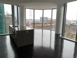 Condominium For Rent in Dallas County , 2900 Mckinnon Street 804, Dallas, Texas 75201, 2 Bedroom, 3 Bathroom, 2 Garage spaces, 1,430 Sqft, built in 2005, mls#21367089, Real Estate Agent in Dallas, Homes For Rent in Dallas county, Homes For Rent in Dallas, Realtor in Dallas Texas, Real Estate Brokerage Independent Realty Texas, Luminita Cordes Realtor