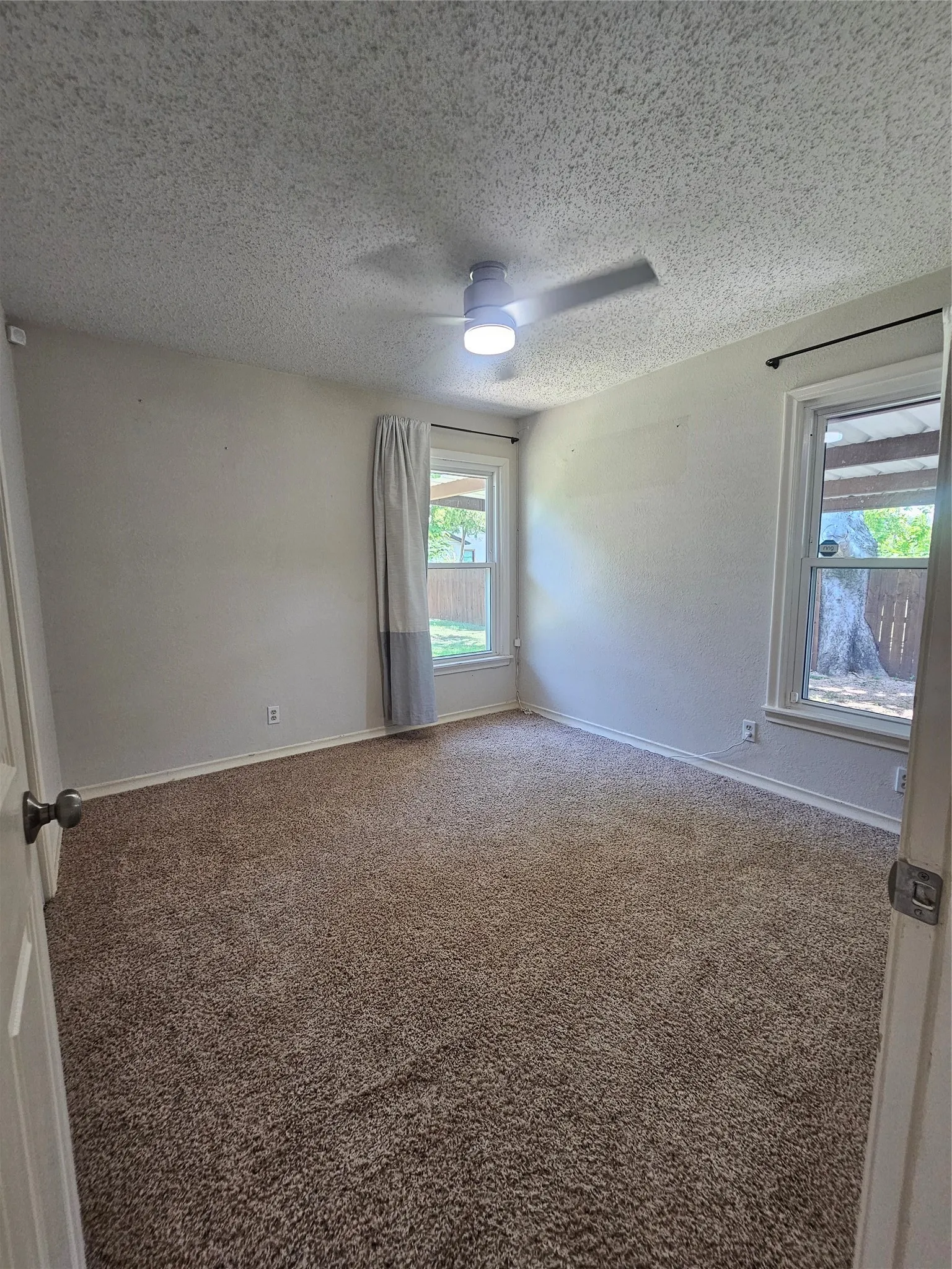 Single Family Residence For Rent in Dallas County , 3115 Dahlia Drive, Dallas, Texas 75216, 3 Bedroom, 1 Bathroom, 1 Garage spaces, 1,217 Sqft, built in 1954, mls#21367231, Real Estate Agent in Dallas, Homes For Rent in Dallas county, Homes For Rent in Dallas, Realtor in Dallas Texas, Real Estate Brokerage Independent Realty Texas, Luminita Cordes Realtor