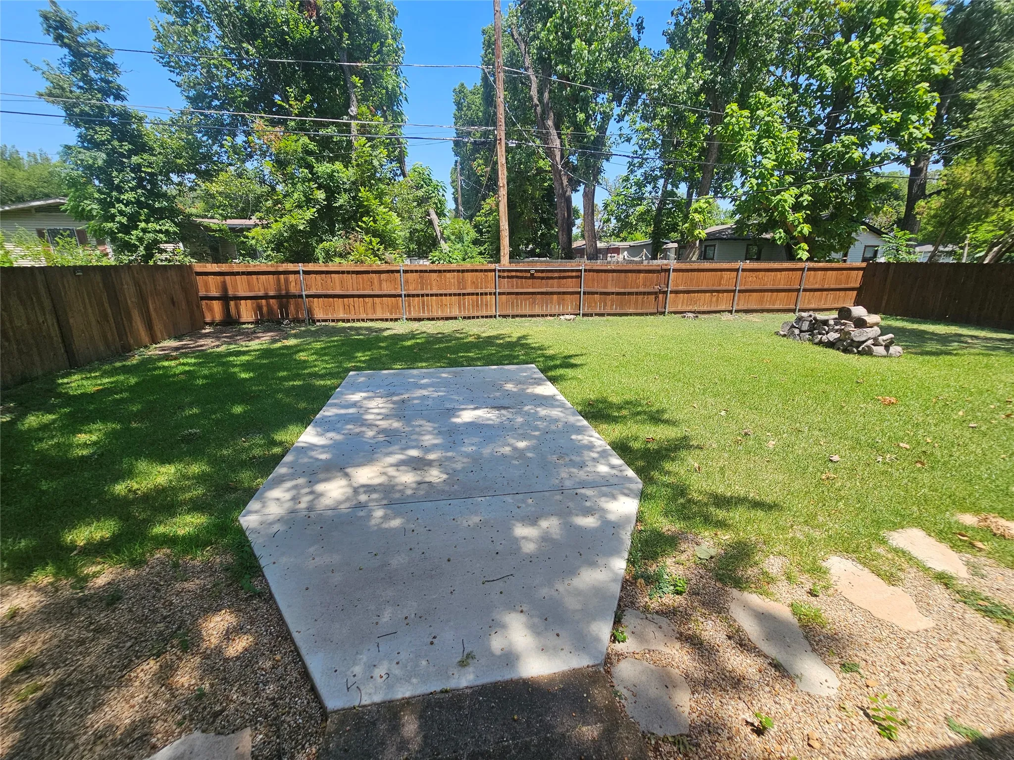 Single Family Residence For Rent in Dallas County , 3115 Dahlia Drive, Dallas, Texas 75216, 3 Bedroom, 1 Bathroom, 1 Garage spaces, 1,217 Sqft, built in 1954, mls#21367231, Real Estate Agent in Dallas, Homes For Rent in Dallas county, Homes For Rent in Dallas, Realtor in Dallas Texas, Real Estate Brokerage Independent Realty Texas, Luminita Cordes Realtor