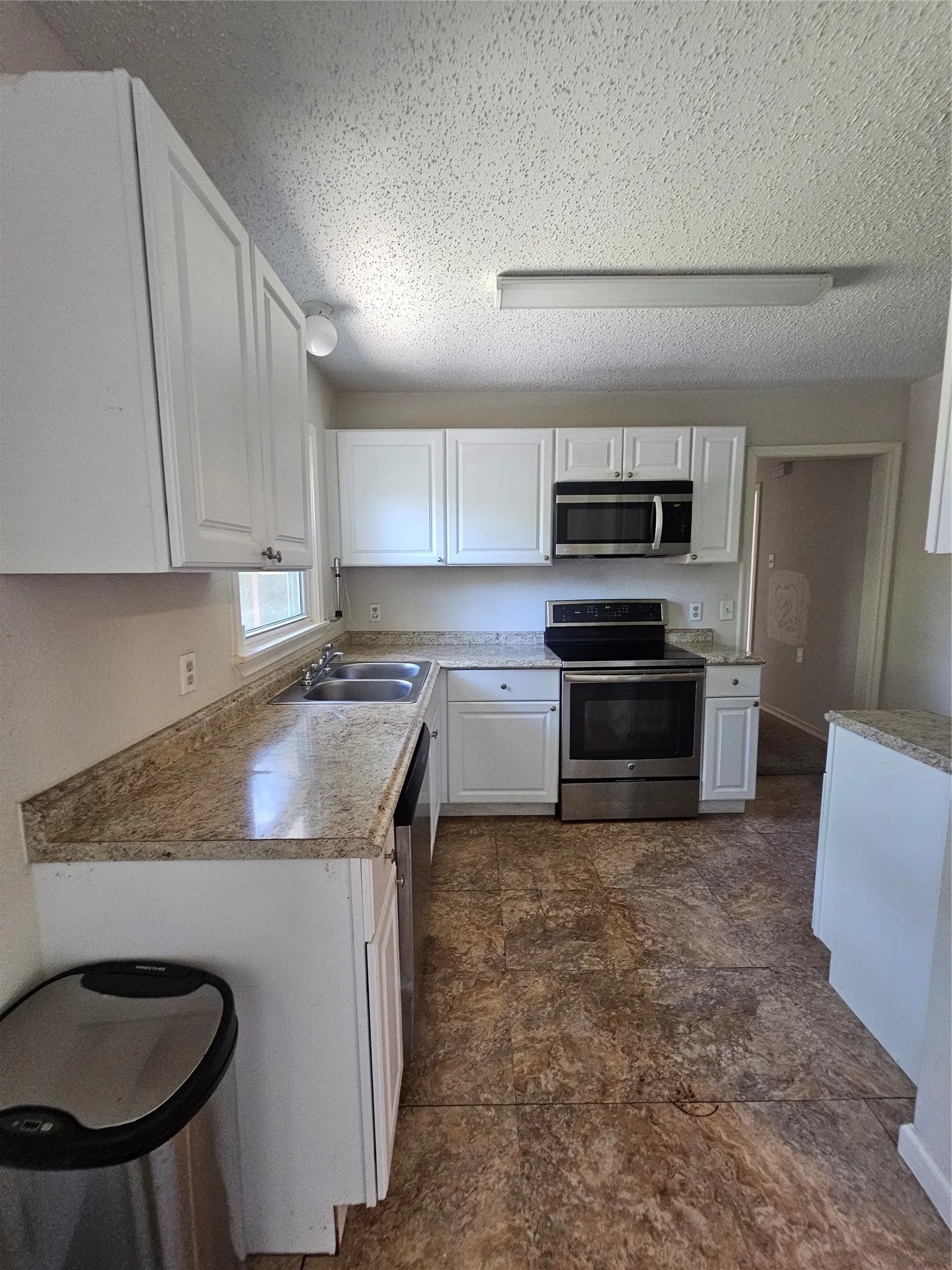 Single Family Residence For Rent in Dallas County , 3115 Dahlia Drive, Dallas, Texas 75216, 3 Bedroom, 1 Bathroom, 1 Garage spaces, 1,217 Sqft, built in 1954, mls#21367231, Real Estate Agent in Dallas, Homes For Rent in Dallas county, Homes For Rent in Dallas, Realtor in Dallas Texas, Real Estate Brokerage Independent Realty Texas, Luminita Cordes Realtor