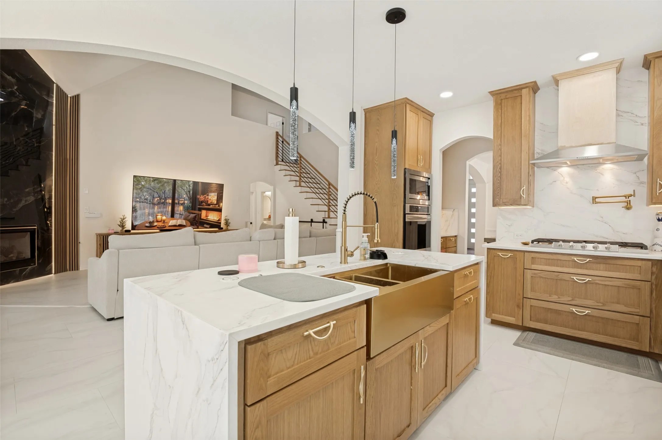 Single Family Residence For Sale in Ellis County , 200 Ravenel Street, Glenn Heights, Texas 75154, 6 Bedroom, 4 Bathroom, 2 Garage spaces, 3,822 Sqft, built in 2019, mls#21367039, Real Estate Agent in Glenn Heights, Homes For Sale in Ellis county, Homes For Sale in Glenn Heights, Realtor in Glenn Heights Texas, Real Estate Brokerage Independent Realty Texas, Luminita Cordes Realtor