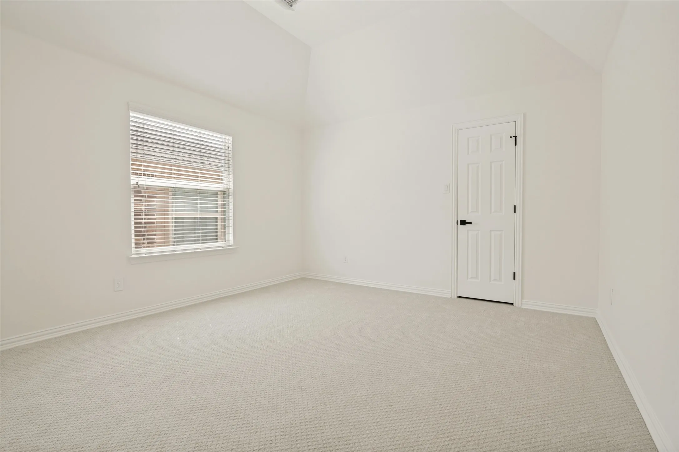 Single Family Residence For Sale in Ellis County , 200 Ravenel Street, Glenn Heights, Texas 75154, 6 Bedroom, 4 Bathroom, 2 Garage spaces, 3,822 Sqft, built in 2019, mls#21367039, Real Estate Agent in Glenn Heights, Homes For Sale in Ellis county, Homes For Sale in Glenn Heights, Realtor in Glenn Heights Texas, Real Estate Brokerage Independent Realty Texas, Luminita Cordes Realtor