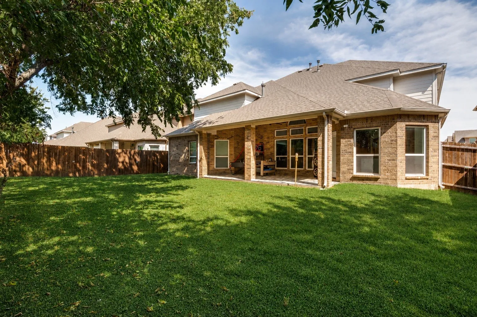 Single Family Residence For Sale in Ellis County , 200 Ravenel Street, Glenn Heights, Texas 75154, 6 Bedroom, 4 Bathroom, 2 Garage spaces, 3,822 Sqft, built in 2019, mls#21367039, Real Estate Agent in Glenn Heights, Homes For Sale in Ellis county, Homes For Sale in Glenn Heights, Realtor in Glenn Heights Texas, Real Estate Brokerage Independent Realty Texas, Luminita Cordes Realtor