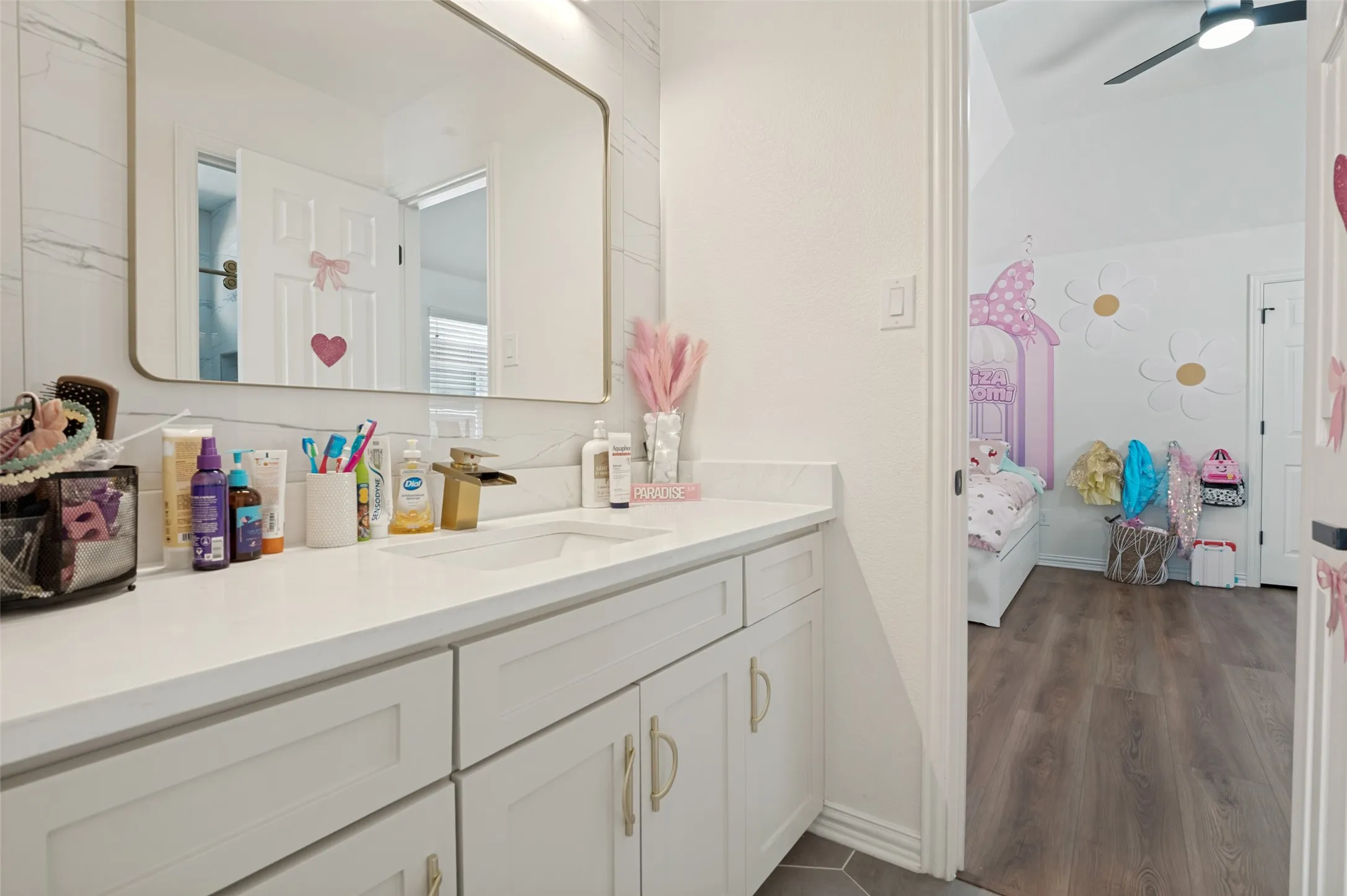 Single Family Residence For Sale in Ellis County , 200 Ravenel Street, Glenn Heights, Texas 75154, 6 Bedroom, 4 Bathroom, 2 Garage spaces, 3,822 Sqft, built in 2019, mls#21367039, Real Estate Agent in Glenn Heights, Homes For Sale in Ellis county, Homes For Sale in Glenn Heights, Realtor in Glenn Heights Texas, Real Estate Brokerage Independent Realty Texas, Luminita Cordes Realtor