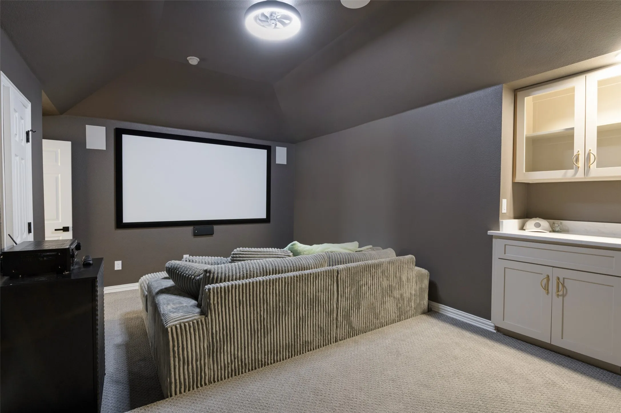 Single Family Residence For Sale in Ellis County , 200 Ravenel Street, Glenn Heights, Texas 75154, 6 Bedroom, 4 Bathroom, 2 Garage spaces, 3,822 Sqft, built in 2019, mls#21367039, Real Estate Agent in Glenn Heights, Homes For Sale in Ellis county, Homes For Sale in Glenn Heights, Realtor in Glenn Heights Texas, Real Estate Brokerage Independent Realty Texas, Luminita Cordes Realtor