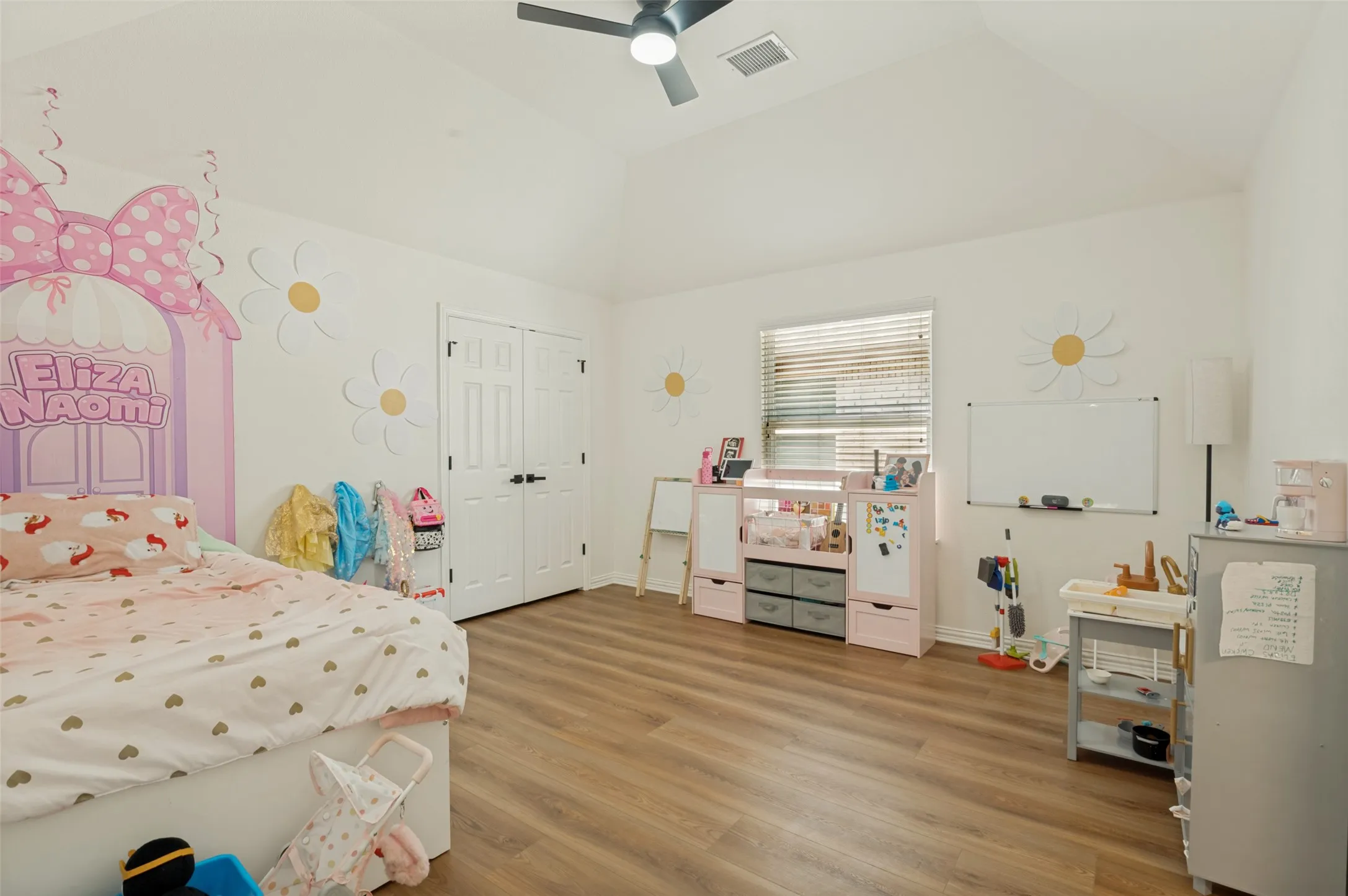 Single Family Residence For Sale in Ellis County , 200 Ravenel Street, Glenn Heights, Texas 75154, 6 Bedroom, 4 Bathroom, 2 Garage spaces, 3,822 Sqft, built in 2019, mls#21367039, Real Estate Agent in Glenn Heights, Homes For Sale in Ellis county, Homes For Sale in Glenn Heights, Realtor in Glenn Heights Texas, Real Estate Brokerage Independent Realty Texas, Luminita Cordes Realtor