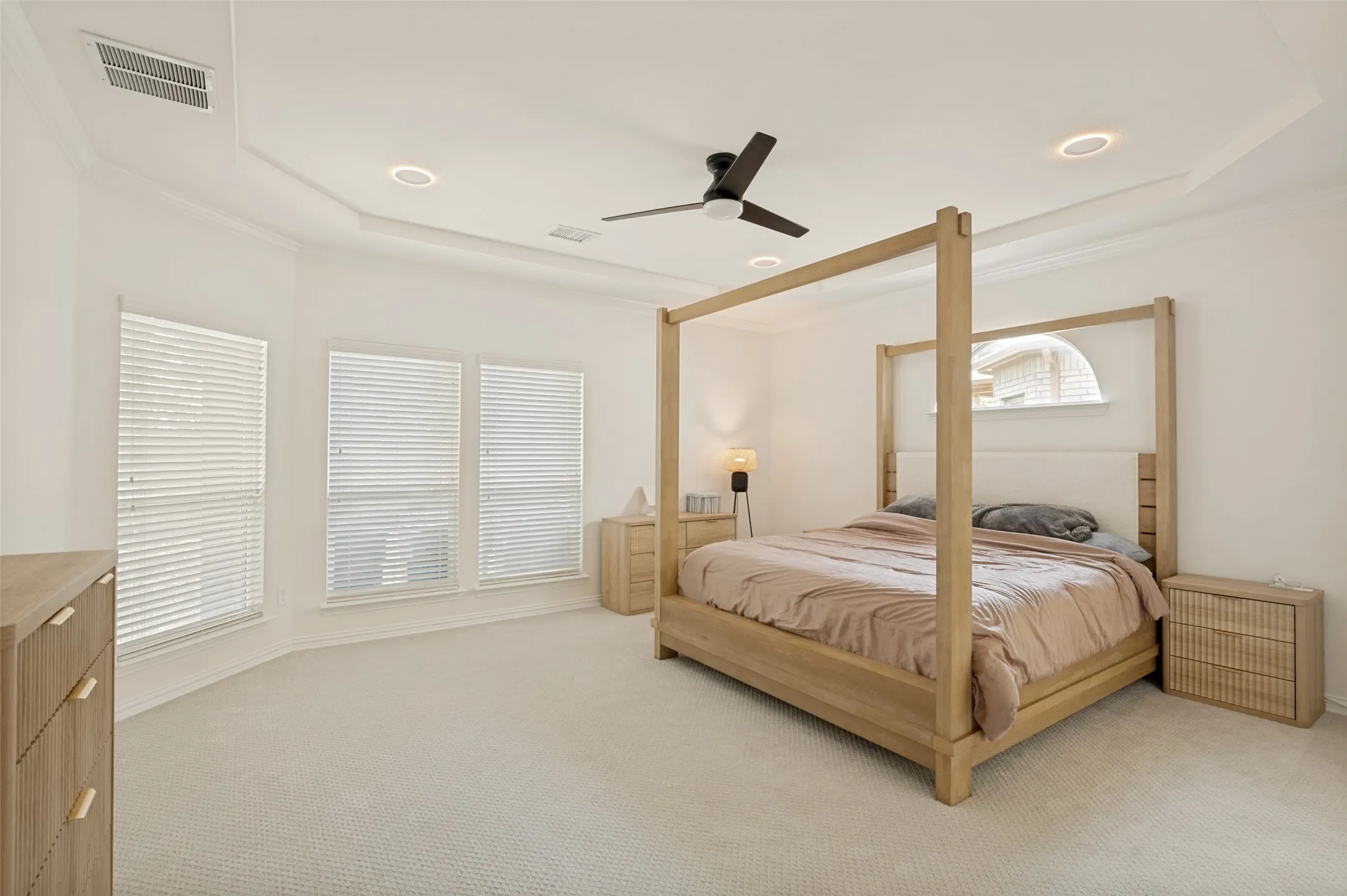 Single Family Residence For Sale in Ellis County , 200 Ravenel Street, Glenn Heights, Texas 75154, 6 Bedroom, 4 Bathroom, 2 Garage spaces, 3,822 Sqft, built in 2019, mls#21367039, Real Estate Agent in Glenn Heights, Homes For Sale in Ellis county, Homes For Sale in Glenn Heights, Realtor in Glenn Heights Texas, Real Estate Brokerage Independent Realty Texas, Luminita Cordes Realtor