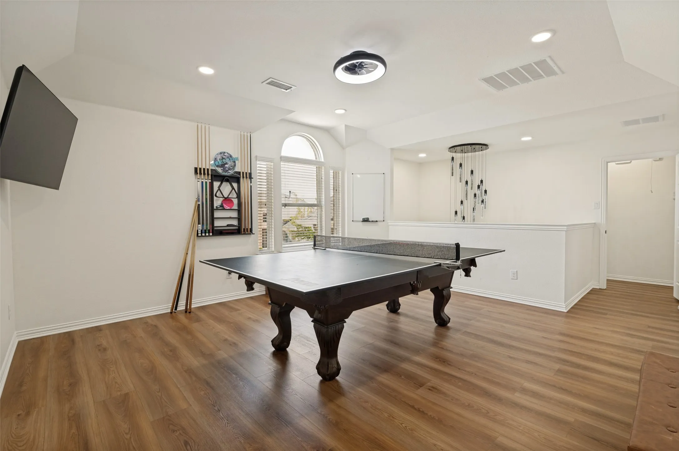 Single Family Residence For Sale in Ellis County , 200 Ravenel Street, Glenn Heights, Texas 75154, 6 Bedroom, 4 Bathroom, 2 Garage spaces, 3,822 Sqft, built in 2019, mls#21367039, Real Estate Agent in Glenn Heights, Homes For Sale in Ellis county, Homes For Sale in Glenn Heights, Realtor in Glenn Heights Texas, Real Estate Brokerage Independent Realty Texas, Luminita Cordes Realtor