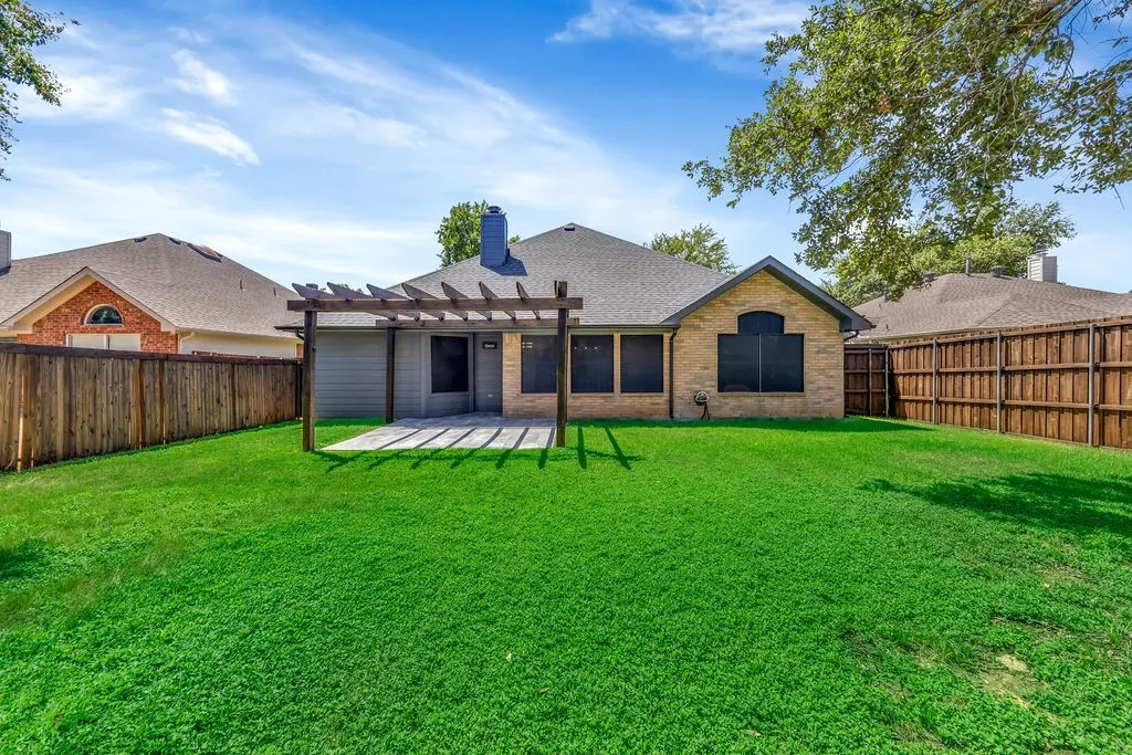 Single Family Residence For Sale in Denton County , 1611 Mallard Drive, Corinth, Texas 76210, 4 Bedroom, 2 Bathroom, 2 Garage spaces, 2,165 Sqft, built in 1999, mls#21367236, Real Estate Agent in Corinth, Homes For Sale in Denton county, Homes For Sale in Corinth, Realtor in Corinth Texas, Real Estate Brokerage Independent Realty Texas, Luminita Cordes Realtor