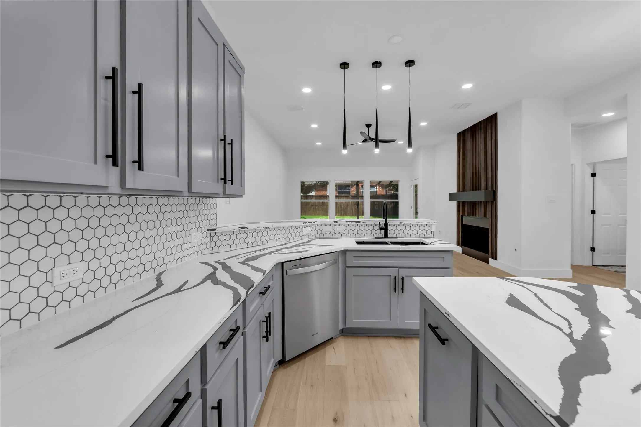 Single Family Residence For Sale in Denton County , 1611 Mallard Drive, Corinth, Texas 76210, 4 Bedroom, 2 Bathroom, 2 Garage spaces, 2,165 Sqft, built in 1999, mls#21367236, Real Estate Agent in Corinth, Homes For Sale in Denton county, Homes For Sale in Corinth, Realtor in Corinth Texas, Real Estate Brokerage Independent Realty Texas, Luminita Cordes Realtor