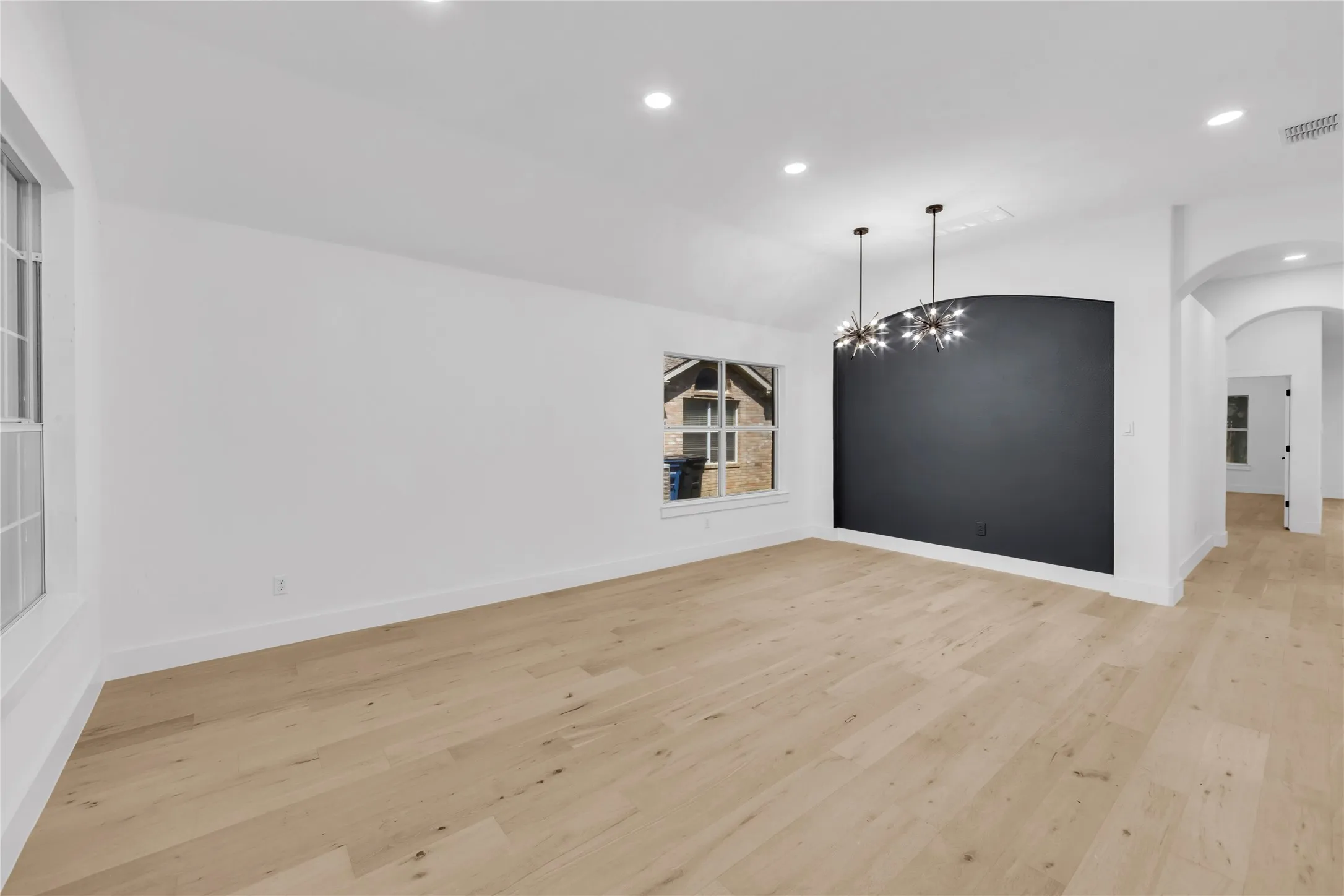 Single Family Residence For Sale in Denton County , 1611 Mallard Drive, Corinth, Texas 76210, 4 Bedroom, 2 Bathroom, 2 Garage spaces, 2,165 Sqft, built in 1999, mls#21367236, Real Estate Agent in Corinth, Homes For Sale in Denton county, Homes For Sale in Corinth, Realtor in Corinth Texas, Real Estate Brokerage Independent Realty Texas, Luminita Cordes Realtor