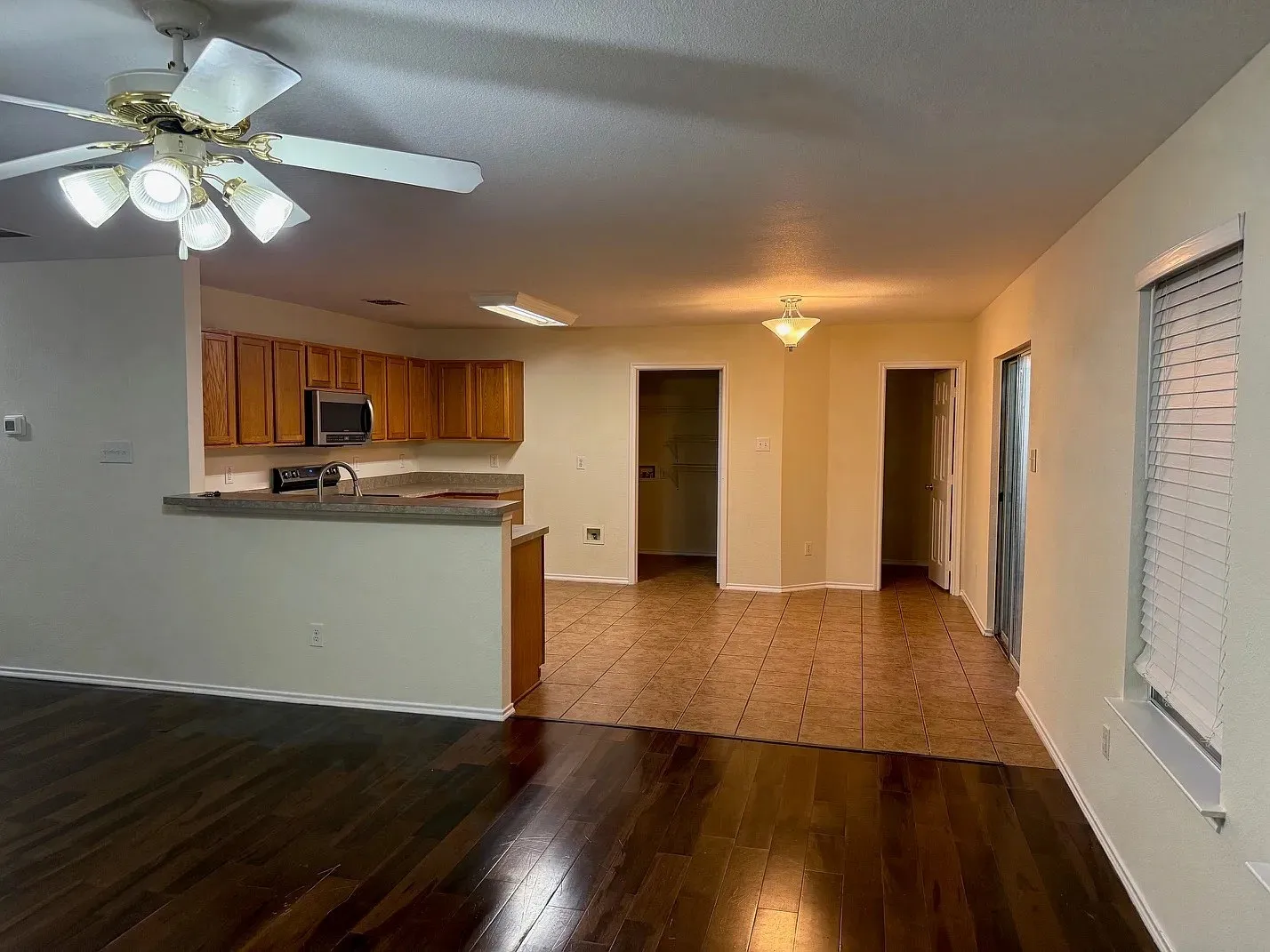 Single Family Residence For Rent in Collin County , 2929 Kimbrough Lane, Mc Kinney, Texas 75071, 4 Bedroom, 3 Bathroom, 2 Garage spaces, 2,313 Sqft, built in 2013, mls#21362637, Real Estate Agent in Mc Kinney, Homes For Rent in Collin county, Homes For Rent in Mc Kinney, Realtor in Mc Kinney Texas, Real Estate Brokerage Independent Realty Texas, Luminita Cordes Realtor