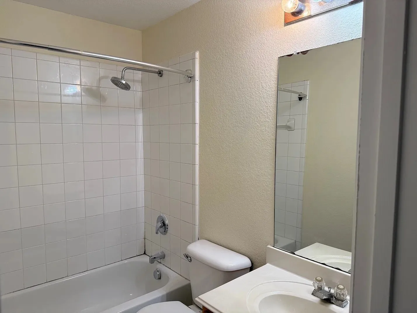 Single Family Residence For Rent in Collin County , 2929 Kimbrough Lane, Mc Kinney, Texas 75071, 4 Bedroom, 3 Bathroom, 2 Garage spaces, 2,313 Sqft, built in 2013, mls#21362637, Real Estate Agent in Mc Kinney, Homes For Rent in Collin county, Homes For Rent in Mc Kinney, Realtor in Mc Kinney Texas, Real Estate Brokerage Independent Realty Texas, Luminita Cordes Realtor
