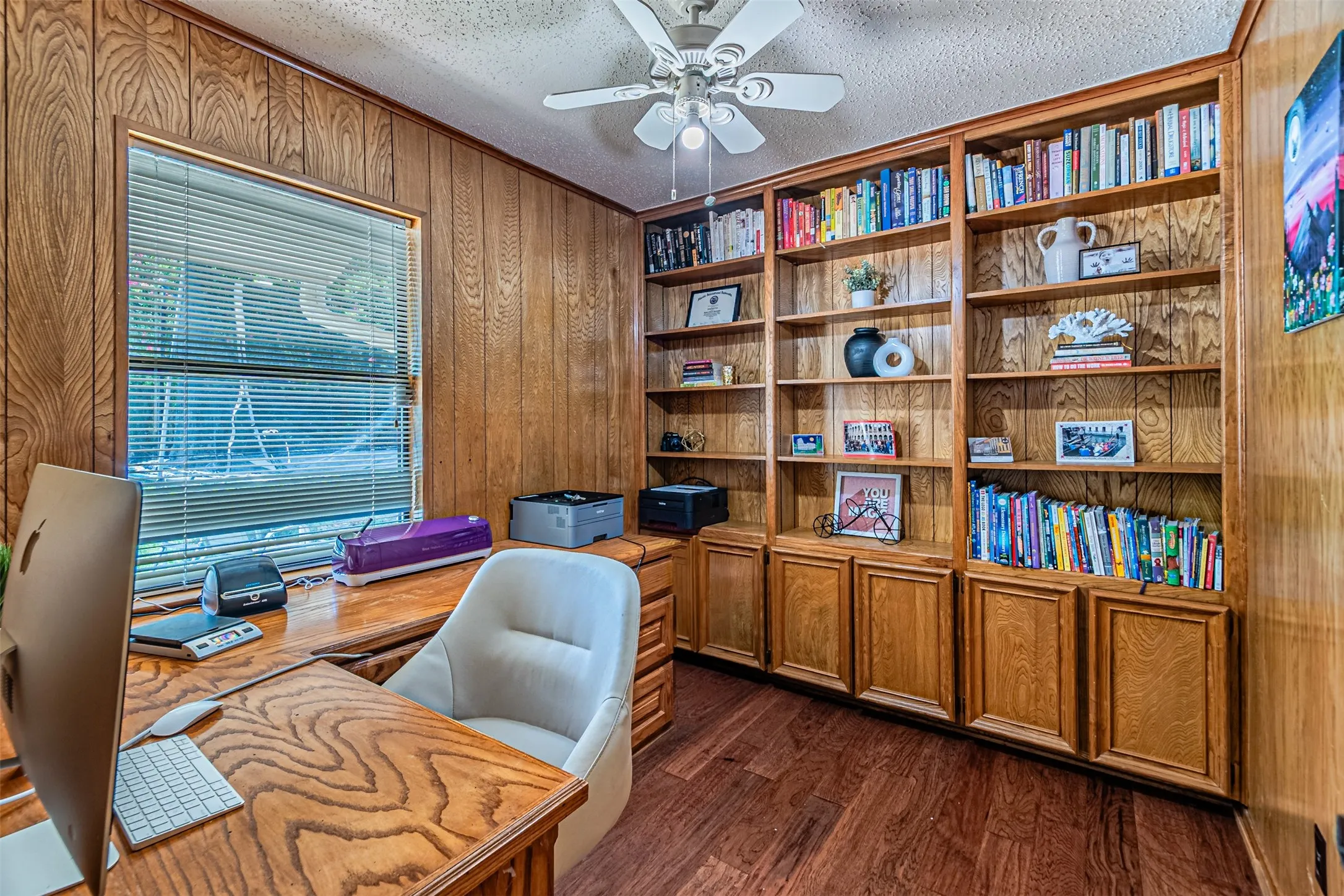 Single Family Residence For Rent in Tarrant County , 4117 Aragon Drive, Fort Worth, Texas 76133, 4 Bedroom, 2 Bathroom, 2 Garage spaces, 2,244 Sqft, built in 1973, mls#21353638, Real Estate Agent in Fort Worth, Homes For Rent in Tarrant county, Homes For Rent in Fort Worth, Realtor in Fort Worth Texas, Real Estate Brokerage Independent Realty Texas, Luminita Cordes Realtor