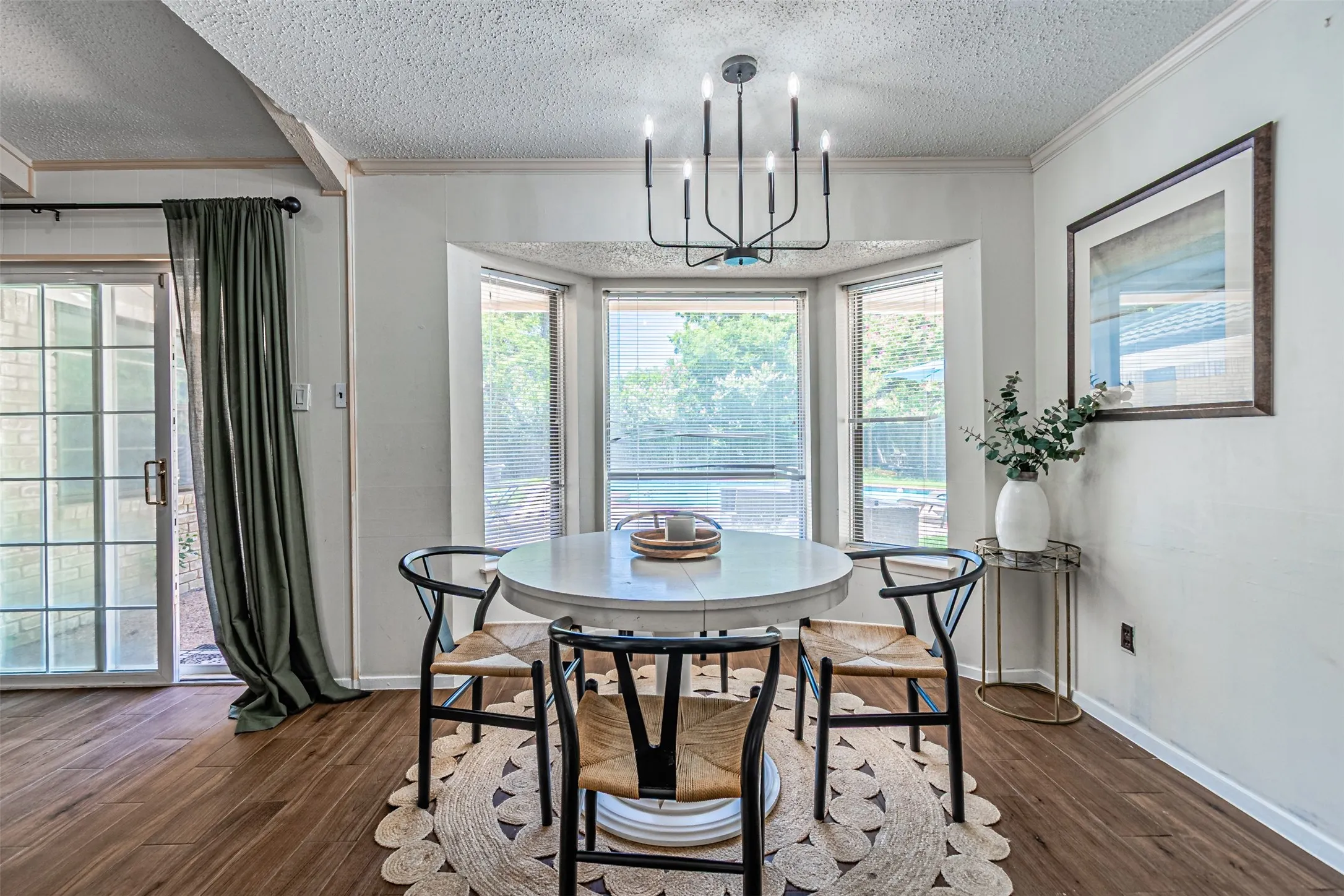Single Family Residence For Rent in Tarrant County , 4117 Aragon Drive, Fort Worth, Texas 76133, 4 Bedroom, 2 Bathroom, 2 Garage spaces, 2,244 Sqft, built in 1973, mls#21353638, Real Estate Agent in Fort Worth, Homes For Rent in Tarrant county, Homes For Rent in Fort Worth, Realtor in Fort Worth Texas, Real Estate Brokerage Independent Realty Texas, Luminita Cordes Realtor