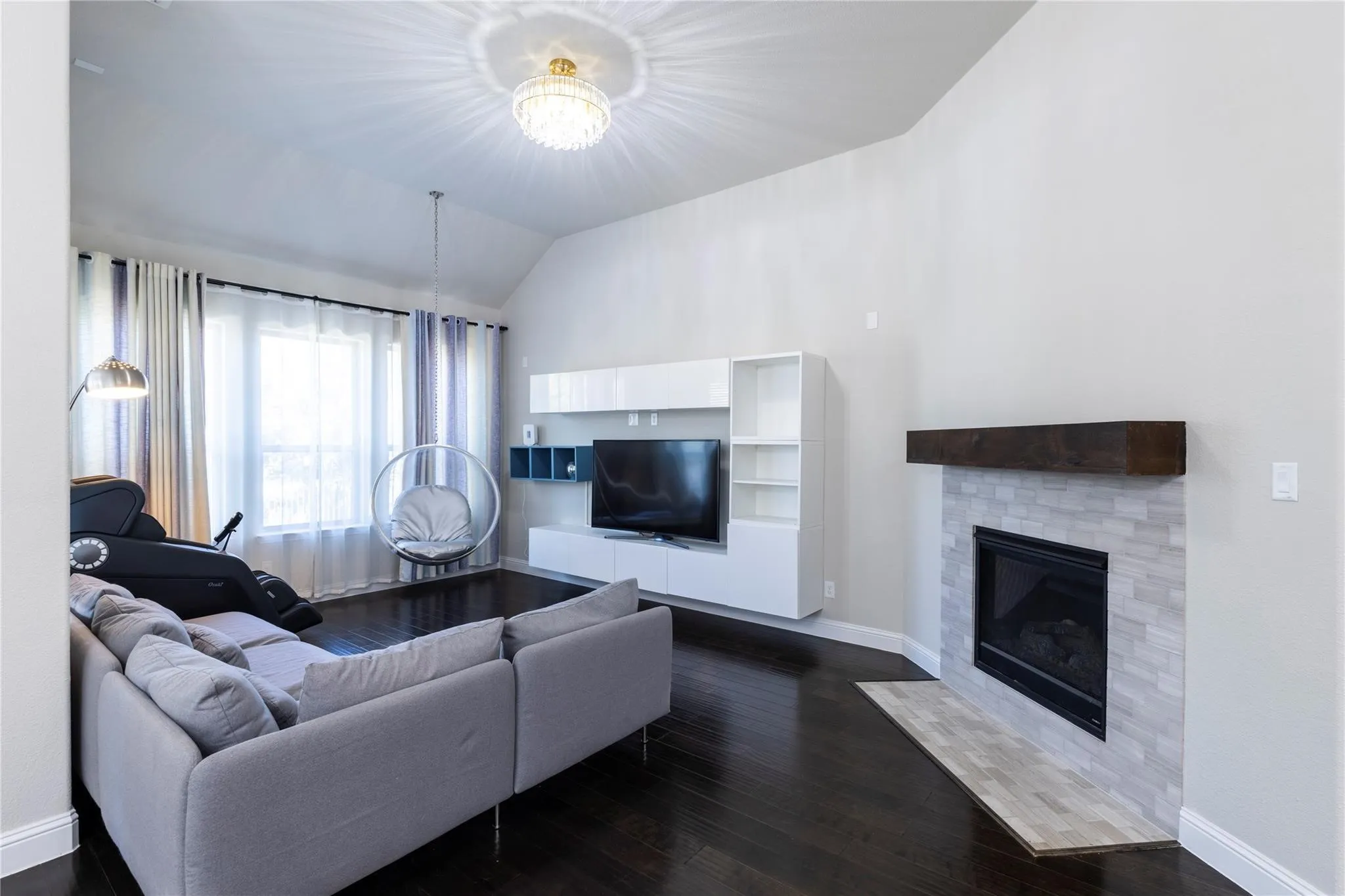 Single Family Residence For Sale in Denton County , 3721 Winchester, The Colony, Texas 75056, 3 Bedroom, 2 Bathroom, 3 Garage spaces, 2,339 Sqft, built in 2015, Price $595,000, mls#21367241, Real Estate Agent in The Colony, Homes For Sale in Denton county, Homes For Sale in The Colony, Realtor in The Colony Texas, Real Estate Brokerage Independent Realty Texas, Luminita Cordes Realtor