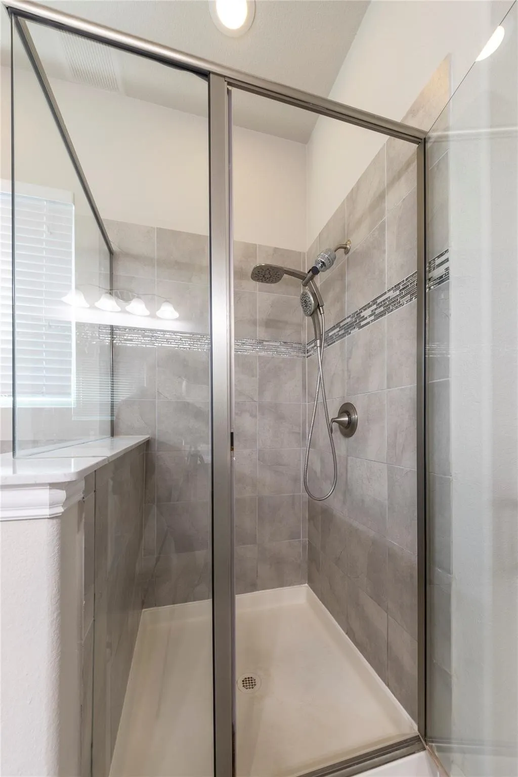 Single Family Residence For Sale in Denton County , 3721 Winchester, The Colony, Texas 75056, 3 Bedroom, 2 Bathroom, 3 Garage spaces, 2,339 Sqft, built in 2015, Price $595,000, mls#21367241, Real Estate Agent in The Colony, Homes For Sale in Denton county, Homes For Sale in The Colony, Realtor in The Colony Texas, Real Estate Brokerage Independent Realty Texas, Luminita Cordes Realtor