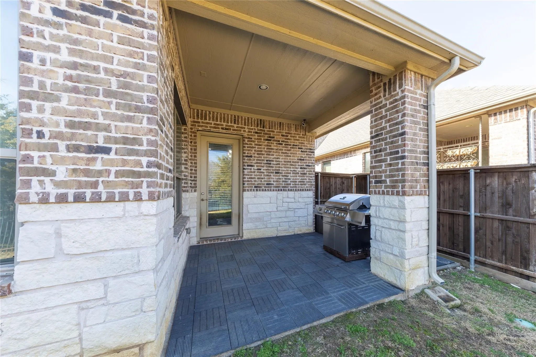Single Family Residence For Sale in Denton County , 3721 Winchester, The Colony, Texas 75056, 3 Bedroom, 2 Bathroom, 3 Garage spaces, 2,339 Sqft, built in 2015, Price $595,000, mls#21367241, Real Estate Agent in The Colony, Homes For Sale in Denton county, Homes For Sale in The Colony, Realtor in The Colony Texas, Real Estate Brokerage Independent Realty Texas, Luminita Cordes Realtor