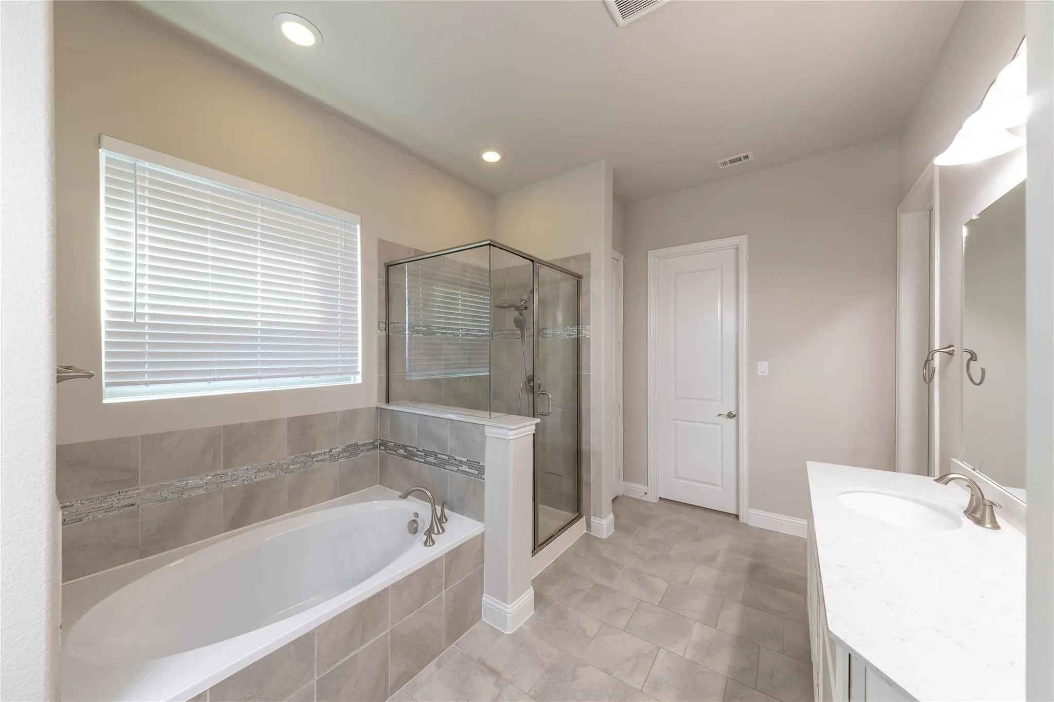 Single Family Residence For Sale in Denton County , 3721 Winchester, The Colony, Texas 75056, 3 Bedroom, 2 Bathroom, 3 Garage spaces, 2,339 Sqft, built in 2015, Price $595,000, mls#21367241, Real Estate Agent in The Colony, Homes For Sale in Denton county, Homes For Sale in The Colony, Realtor in The Colony Texas, Real Estate Brokerage Independent Realty Texas, Luminita Cordes Realtor