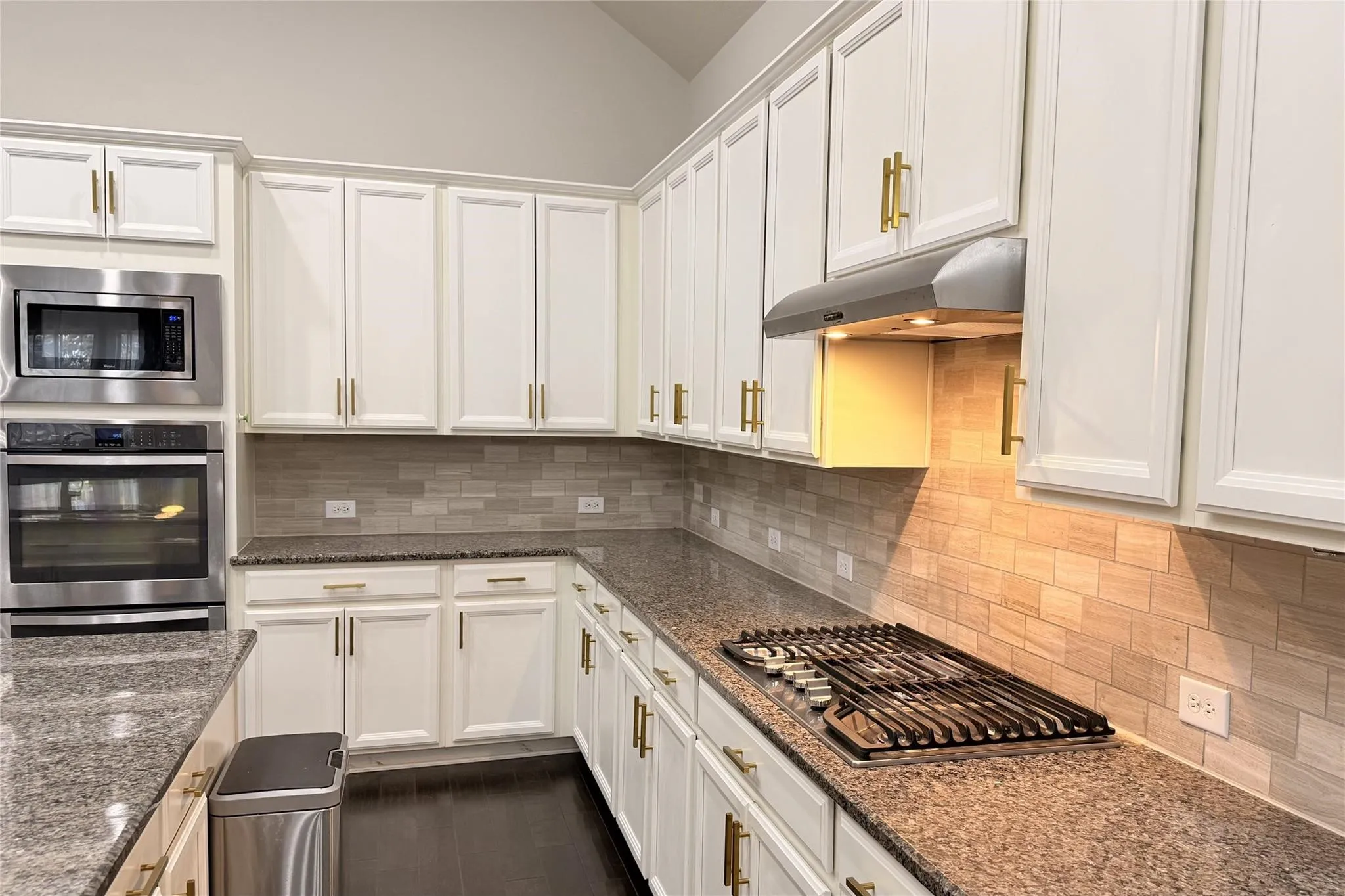 Single Family Residence For Sale in Denton County , 3721 Winchester, The Colony, Texas 75056, 3 Bedroom, 2 Bathroom, 3 Garage spaces, 2,339 Sqft, built in 2015, Price $595,000, mls#21367241, Real Estate Agent in The Colony, Homes For Sale in Denton county, Homes For Sale in The Colony, Realtor in The Colony Texas, Real Estate Brokerage Independent Realty Texas, Luminita Cordes Realtor