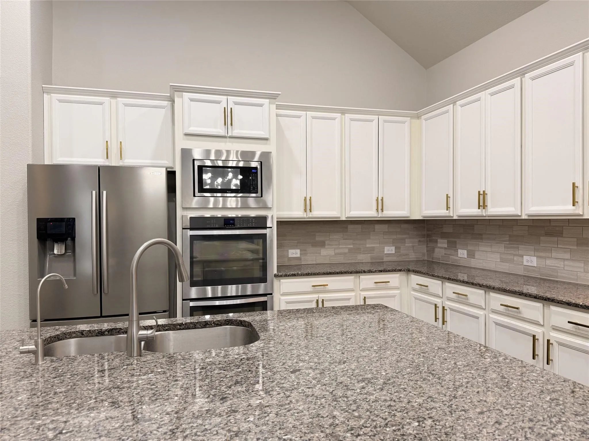 Single Family Residence For Sale in Denton County , 3721 Winchester, The Colony, Texas 75056, 3 Bedroom, 2 Bathroom, 3 Garage spaces, 2,339 Sqft, built in 2015, Price $595,000, mls#21367241, Real Estate Agent in The Colony, Homes For Sale in Denton county, Homes For Sale in The Colony, Realtor in The Colony Texas, Real Estate Brokerage Independent Realty Texas, Luminita Cordes Realtor