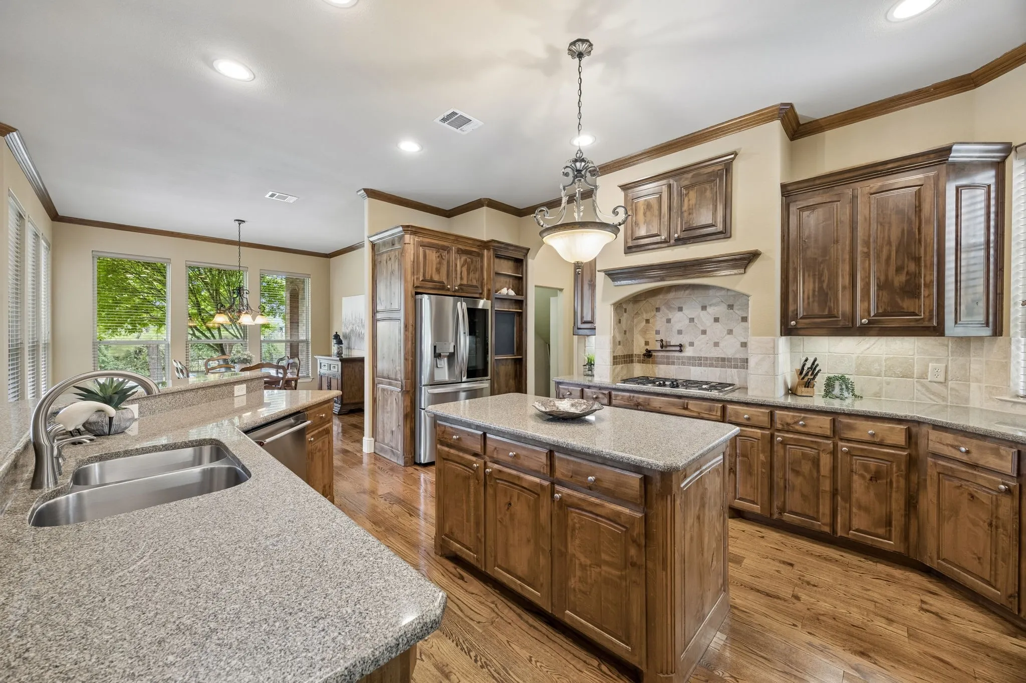 Single Family Residence For Sale in Tarrant County , 1313 Vanderbilt Drive, Keller, Texas 76262, 4 Bedroom, 4 Bathroom, 3 Garage spaces, 4,470 Sqft, built in 2007, mls#21365249, Real Estate Agent in Keller, Homes For Sale in Tarrant county, Homes For Sale in Keller, Realtor in Keller Texas, Real Estate Brokerage Independent Realty Texas, Luminita Cordes Realtor