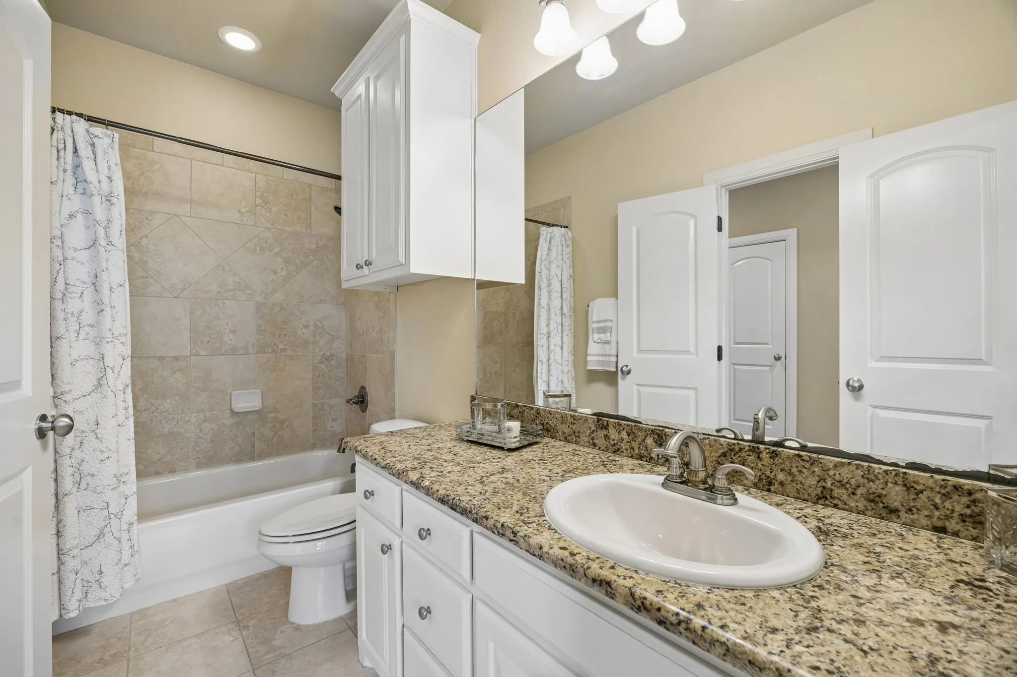 Single Family Residence For Sale in Tarrant County , 1313 Vanderbilt Drive, Keller, Texas 76262, 4 Bedroom, 4 Bathroom, 3 Garage spaces, 4,470 Sqft, built in 2007, mls#21365249, Real Estate Agent in Keller, Homes For Sale in Tarrant county, Homes For Sale in Keller, Realtor in Keller Texas, Real Estate Brokerage Independent Realty Texas, Luminita Cordes Realtor