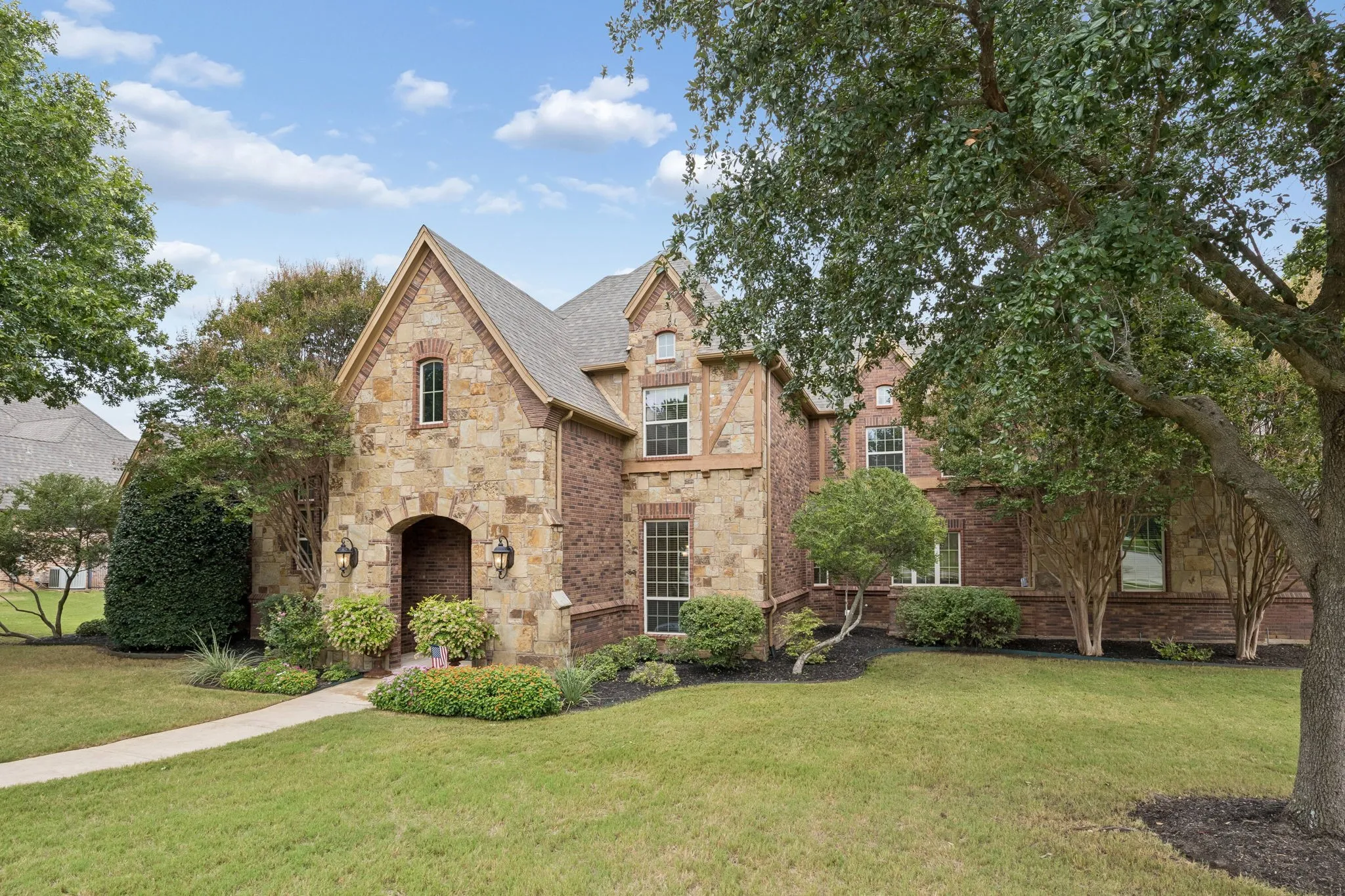 Single Family Residence For Sale in Tarrant County , 1313 Vanderbilt Drive, Keller, Texas 76262, 4 Bedroom, 4 Bathroom, 3 Garage spaces, 4,470 Sqft, built in 2007, mls#21365249, Real Estate Agent in Keller, Homes For Sale in Tarrant county, Homes For Sale in Keller, Realtor in Keller Texas, Real Estate Brokerage Independent Realty Texas, Luminita Cordes Realtor