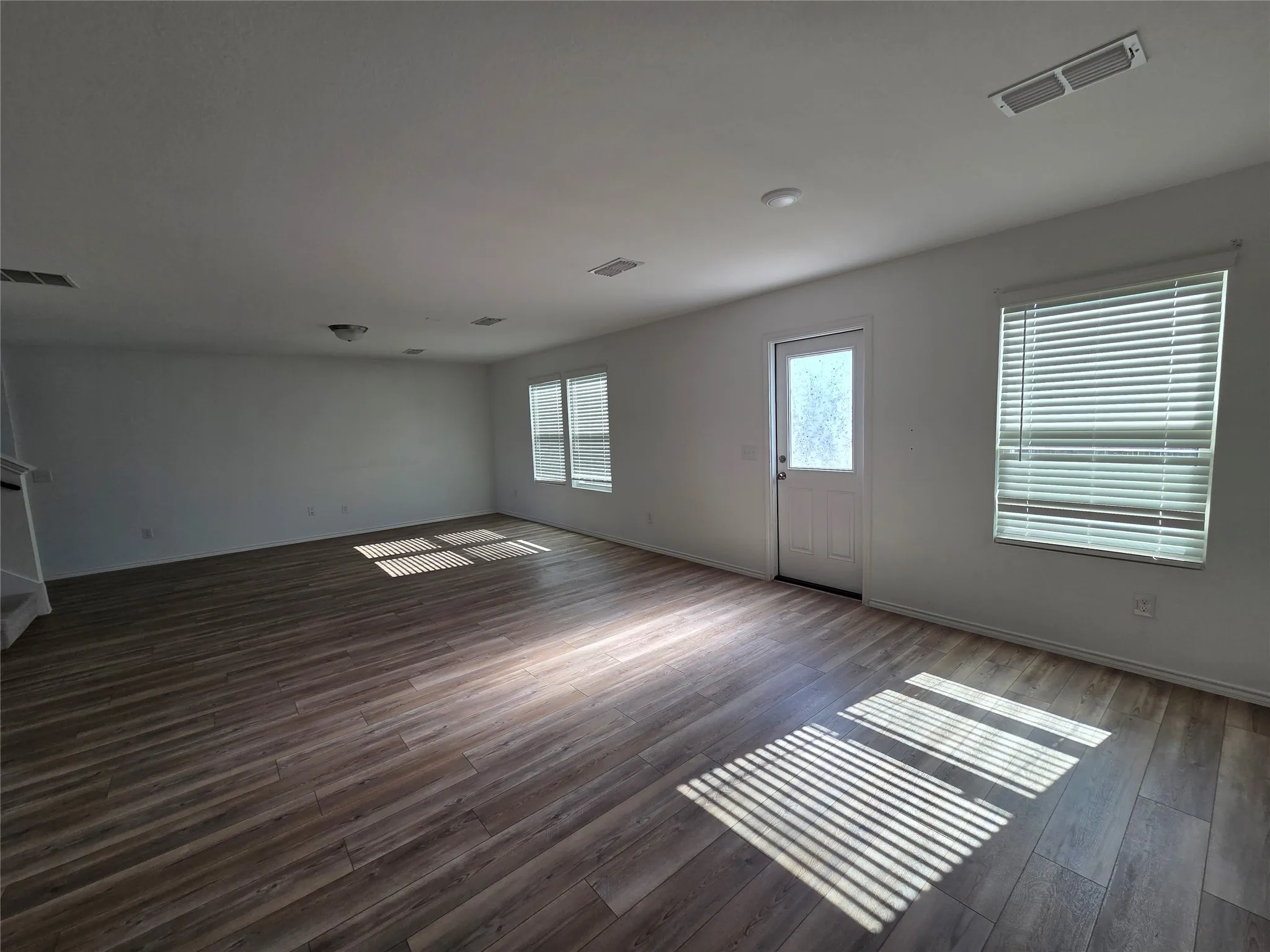 Single Family Residence For Rent in Collin County , 837 Breakwater Drive, Princeton, Texas 75407, 3 Bedroom, 2 Bathroom, 2 Garage spaces, 2,111 Sqft, built in 2023, mls#21364750, Real Estate Agent in Princeton, Homes For Rent in Collin county, Homes For Rent in Princeton, Realtor in Princeton Texas, Real Estate Brokerage Independent Realty Texas, Luminita Cordes Realtor