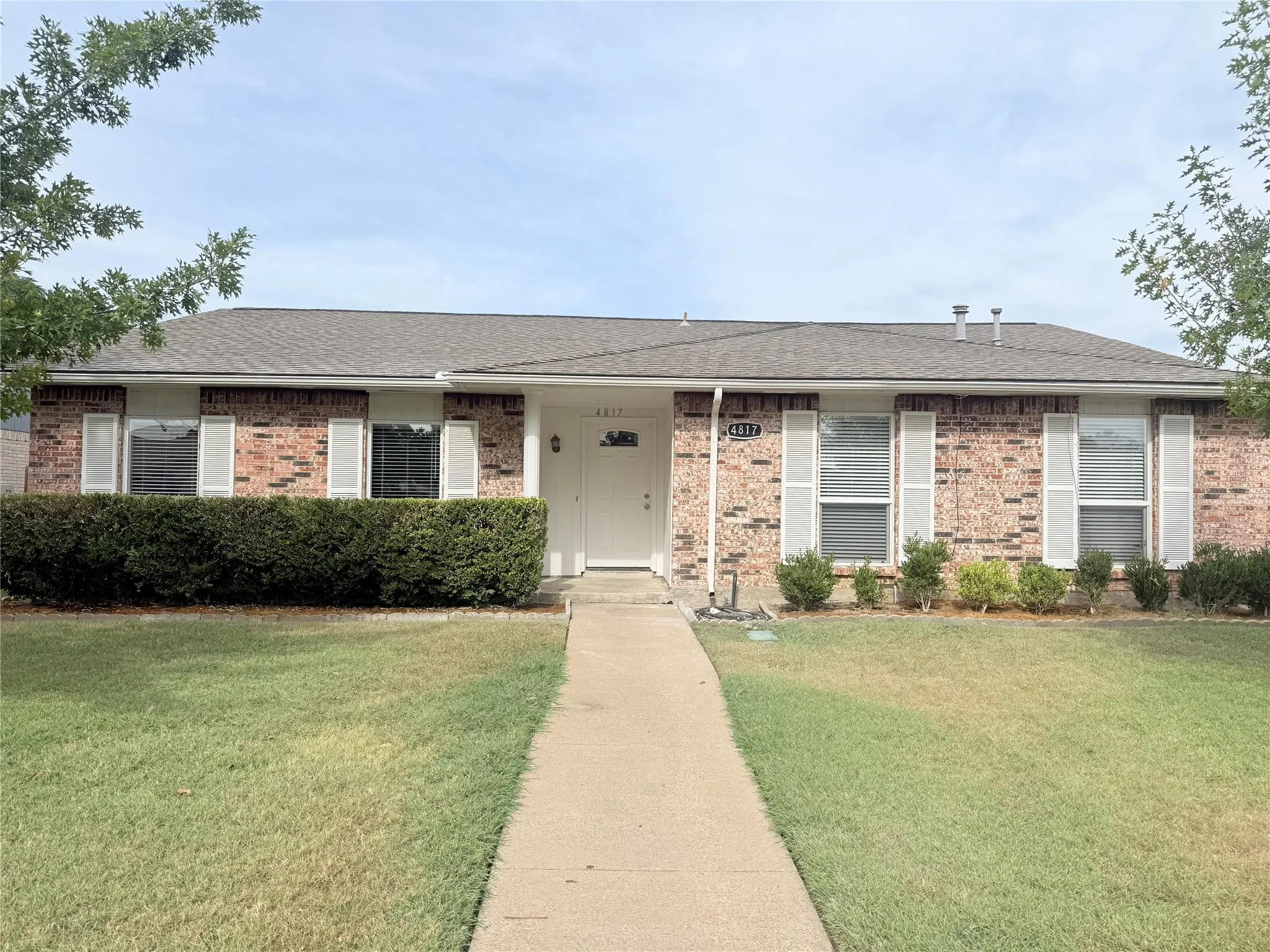 Single Family Residence For Rent in Dallas County , 4817 Sprucewood Lane, Garland, Texas 75044, 4 Bedroom, 2 Bathroom, 2 Garage spaces, 2,117 Sqft, built in 1974, mls#21367097, Real Estate Agent in Garland, Homes For Rent in Dallas county, Homes For Rent in Garland, Realtor in Garland Texas, Real Estate Brokerage Independent Realty Texas, Luminita Cordes Realtor