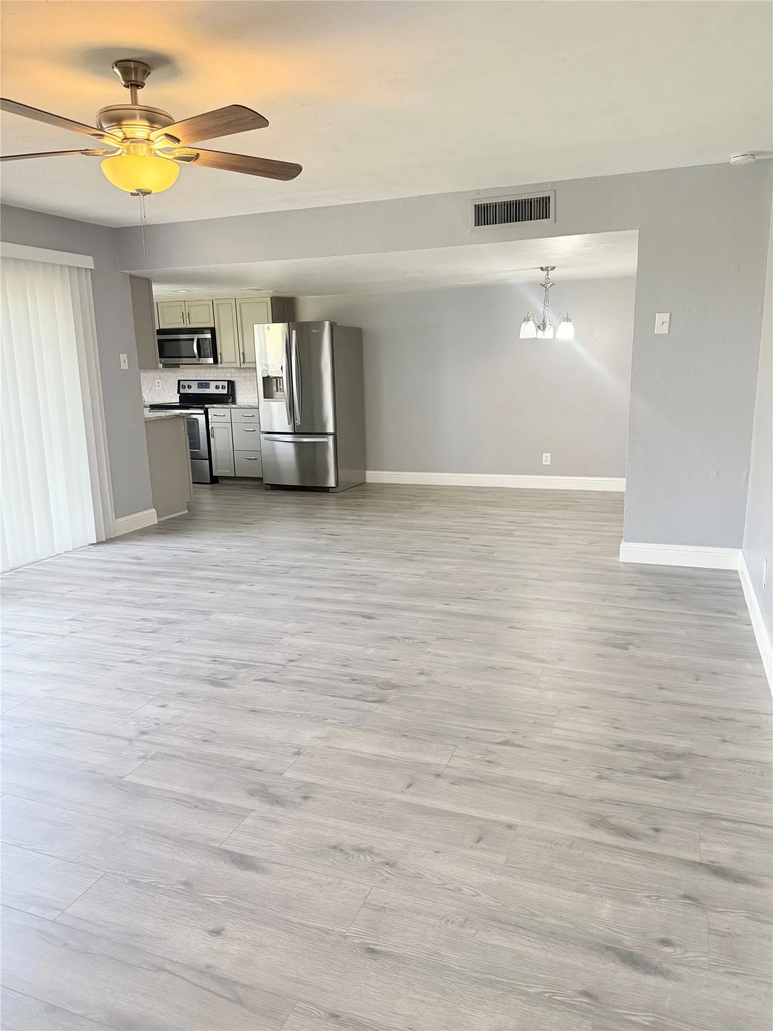 Single Family Residence For Rent in Dallas County , 4817 Sprucewood Lane, Garland, Texas 75044, 4 Bedroom, 2 Bathroom, 2 Garage spaces, 2,117 Sqft, built in 1974, mls#21367097, Real Estate Agent in Garland, Homes For Rent in Dallas county, Homes For Rent in Garland, Realtor in Garland Texas, Real Estate Brokerage Independent Realty Texas, Luminita Cordes Realtor