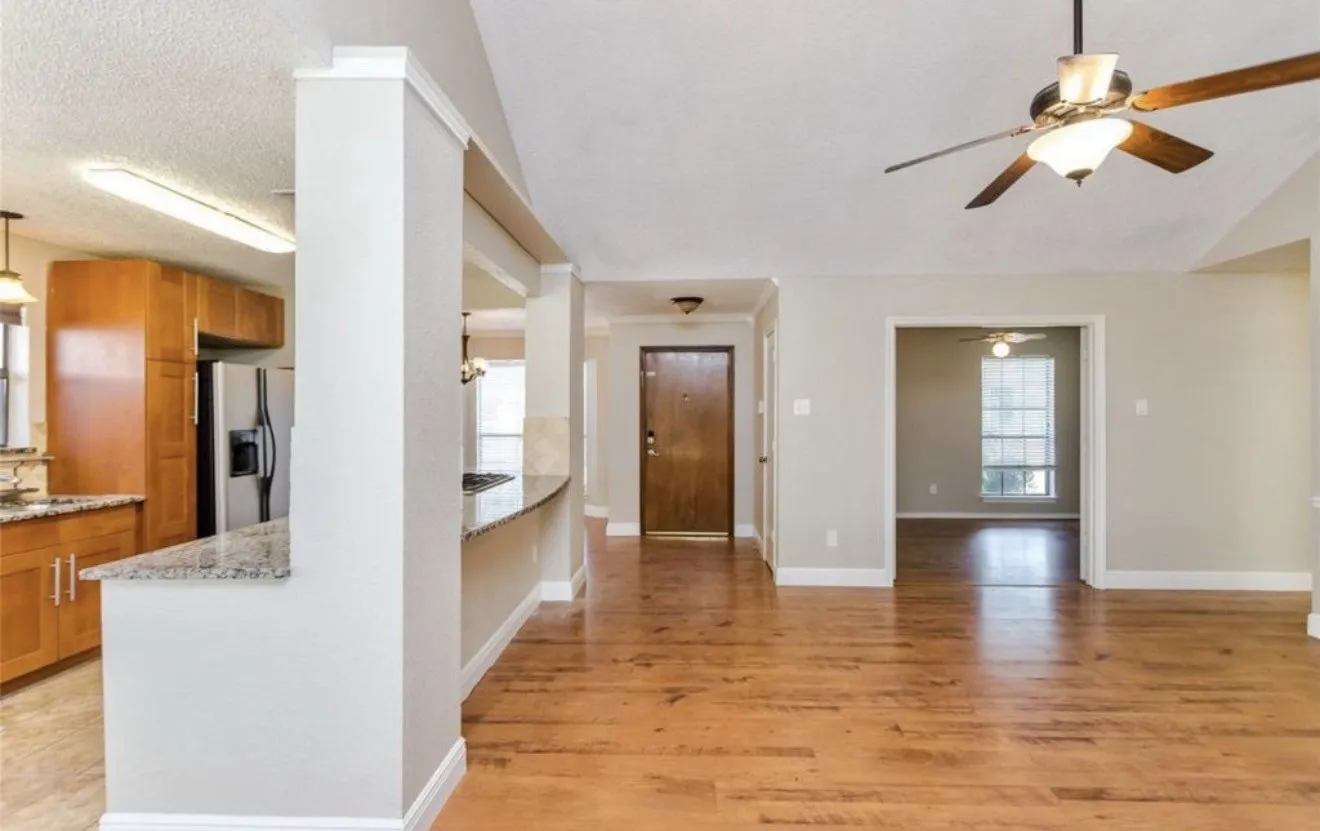 Single Family Residence For Sale in Dallas County , 2313 Lakeshore Lane, Rowlett, Texas 75088, 3 Bedroom, 2 Bathroom, 2 Garage spaces, 1,545 Sqft, built in 1985, mls#21362323, Real Estate Agent in Rowlett, Homes For Sale in Dallas county, Homes For Sale in Rowlett, Realtor in Rowlett Texas, Real Estate Brokerage Independent Realty Texas, Luminita Cordes Realtor