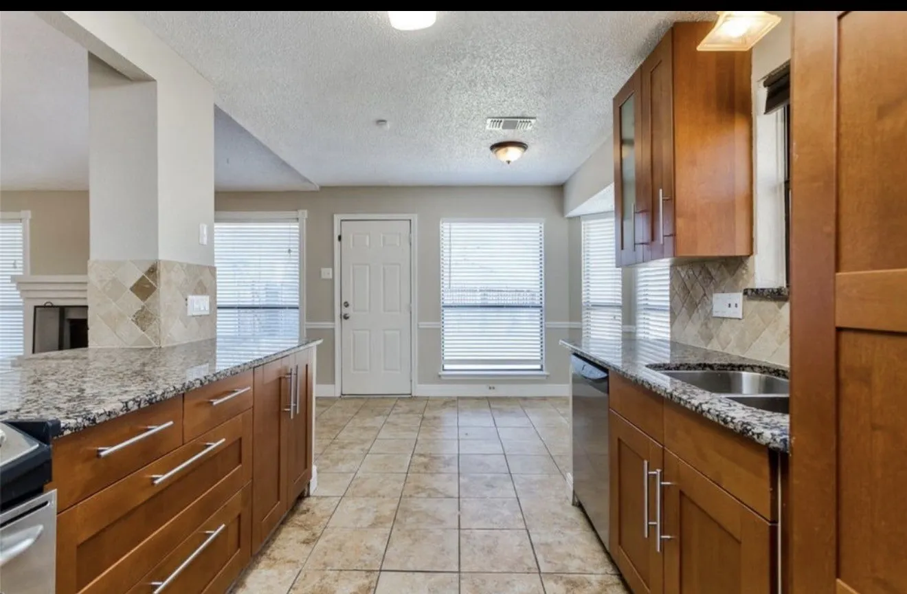 Single Family Residence For Sale in Dallas County , 2313 Lakeshore Lane, Rowlett, Texas 75088, 3 Bedroom, 2 Bathroom, 2 Garage spaces, 1,545 Sqft, built in 1985, mls#21362323, Real Estate Agent in Rowlett, Homes For Sale in Dallas county, Homes For Sale in Rowlett, Realtor in Rowlett Texas, Real Estate Brokerage Independent Realty Texas, Luminita Cordes Realtor
